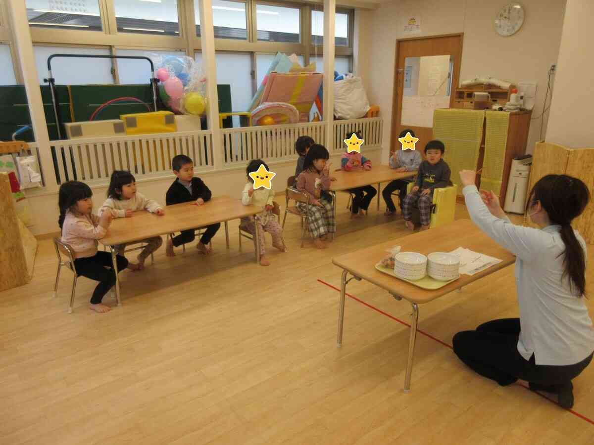 箸の使い方を学びました☆（りす・ぱんだ・きりん組）3.4.5歳児