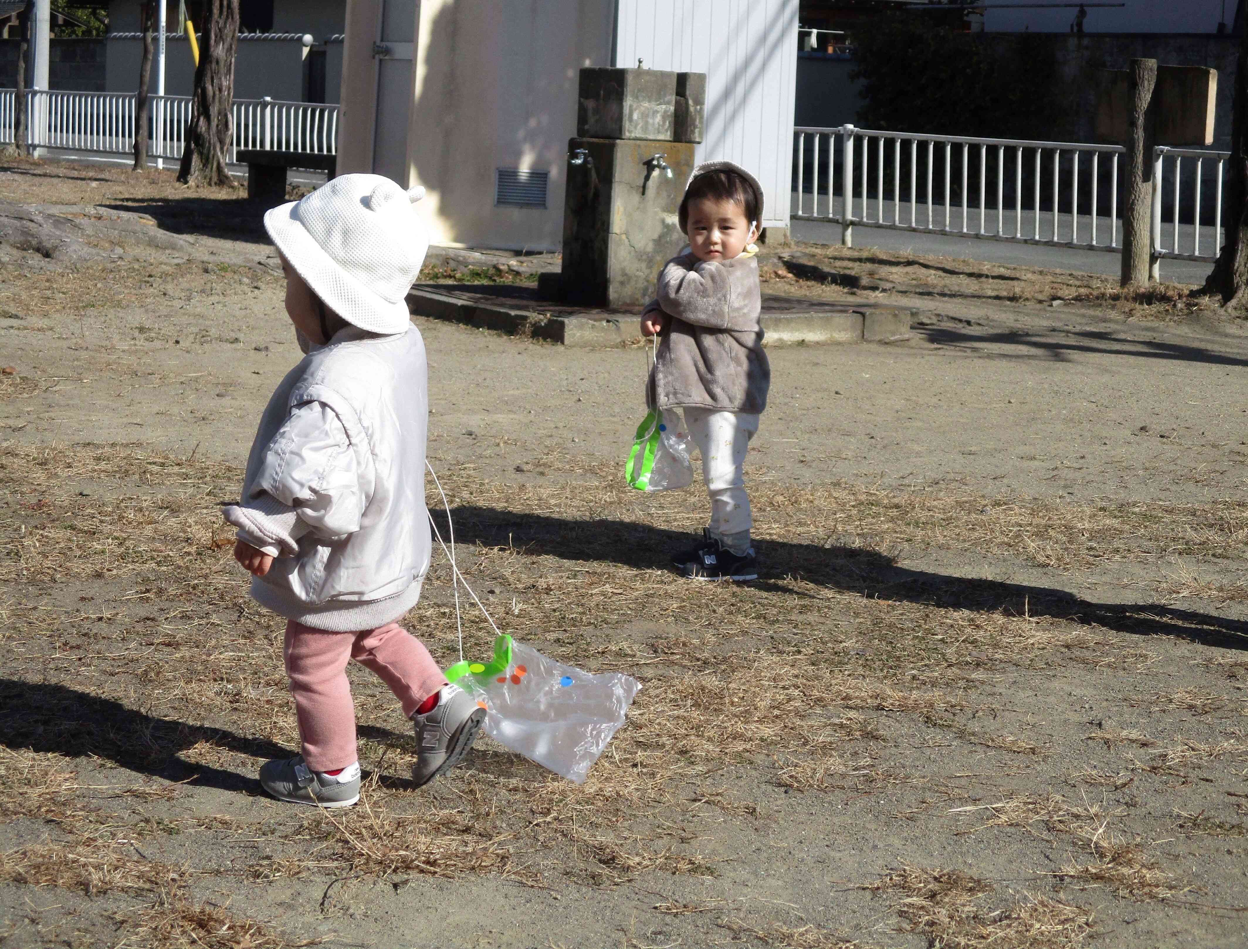 ひよこ組のお友達の凧もあがるかな？？