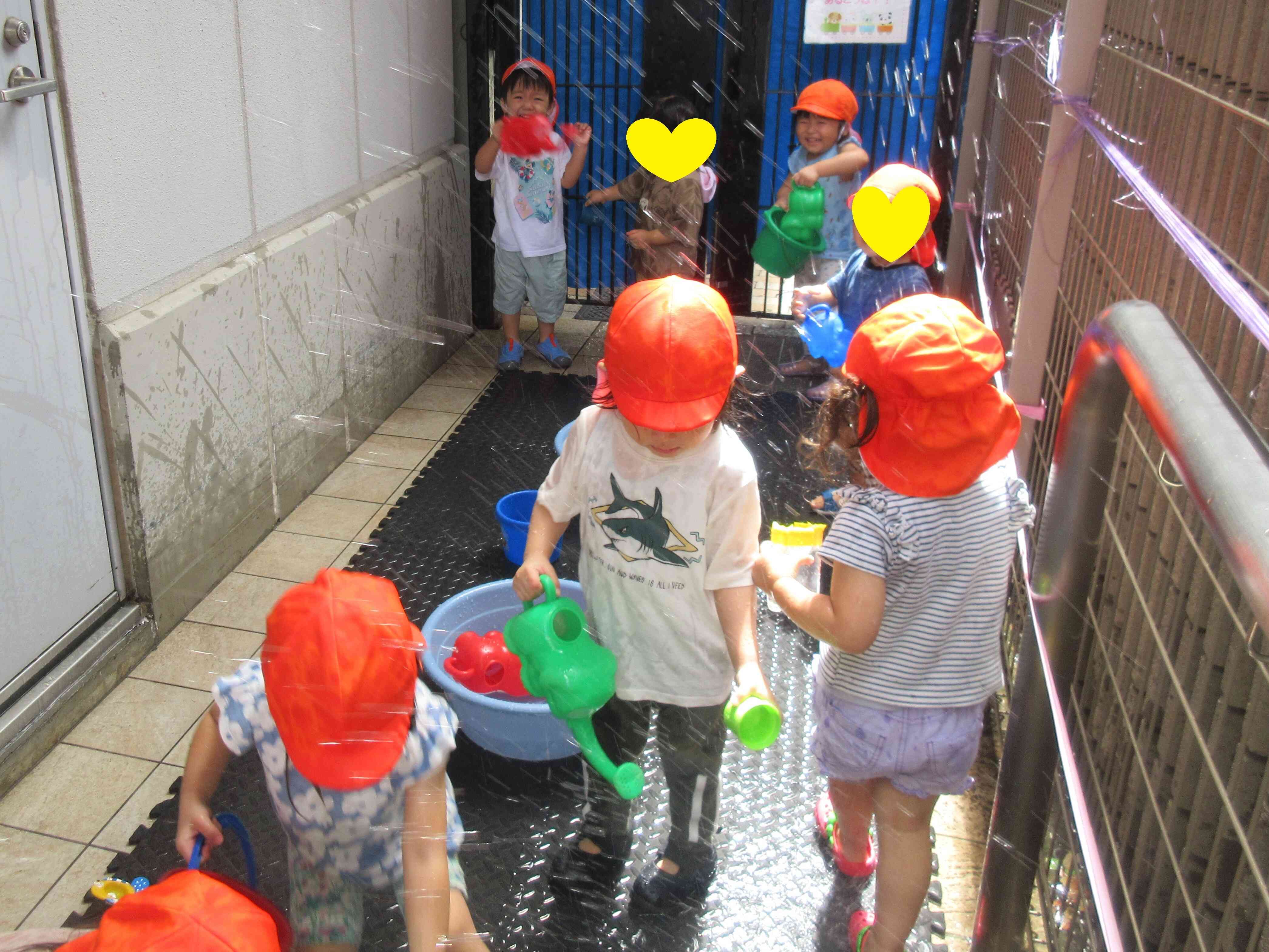 水遊びをしました！（2歳児あひる組）