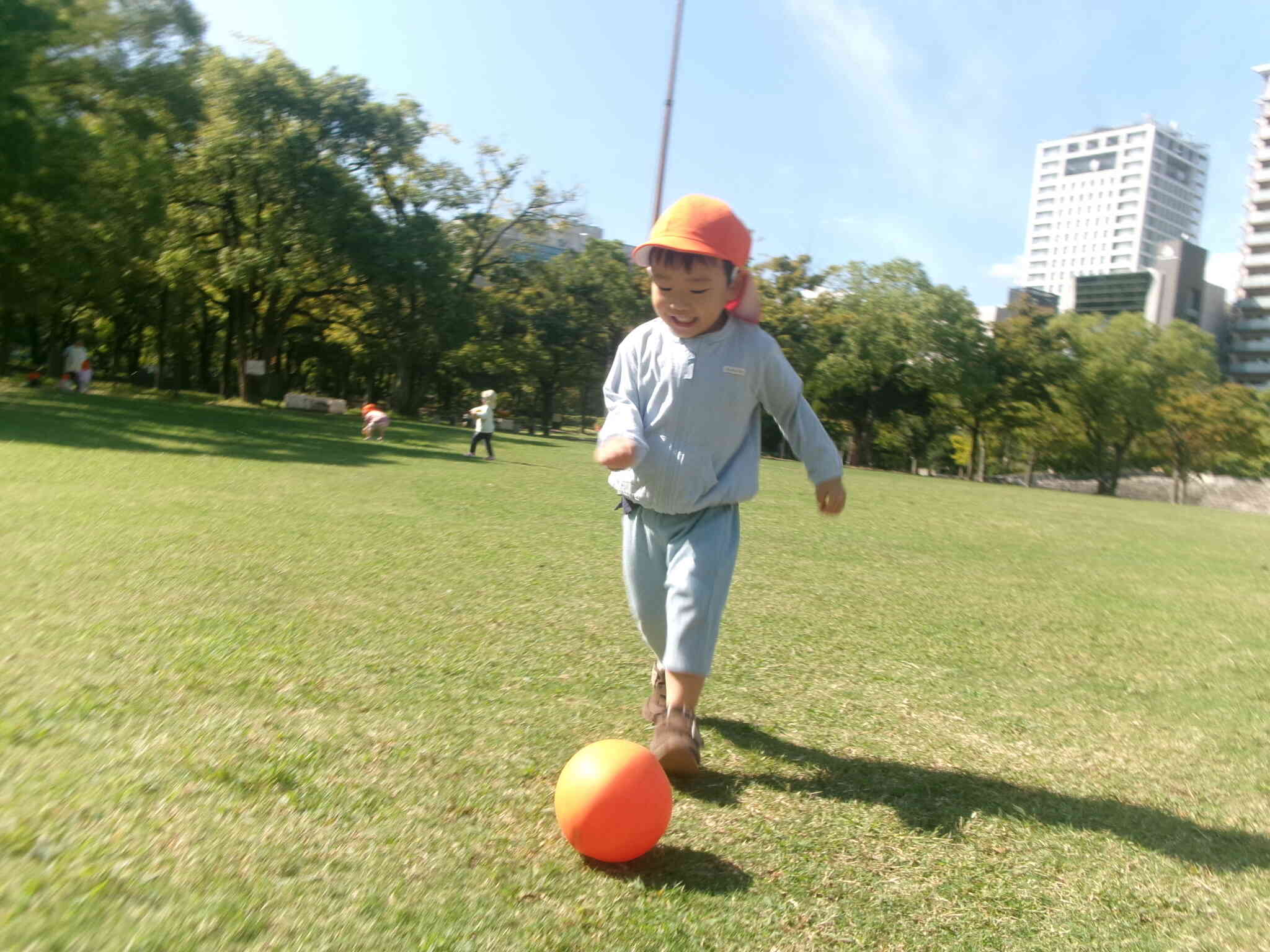 公園でボール遊びをしたよ