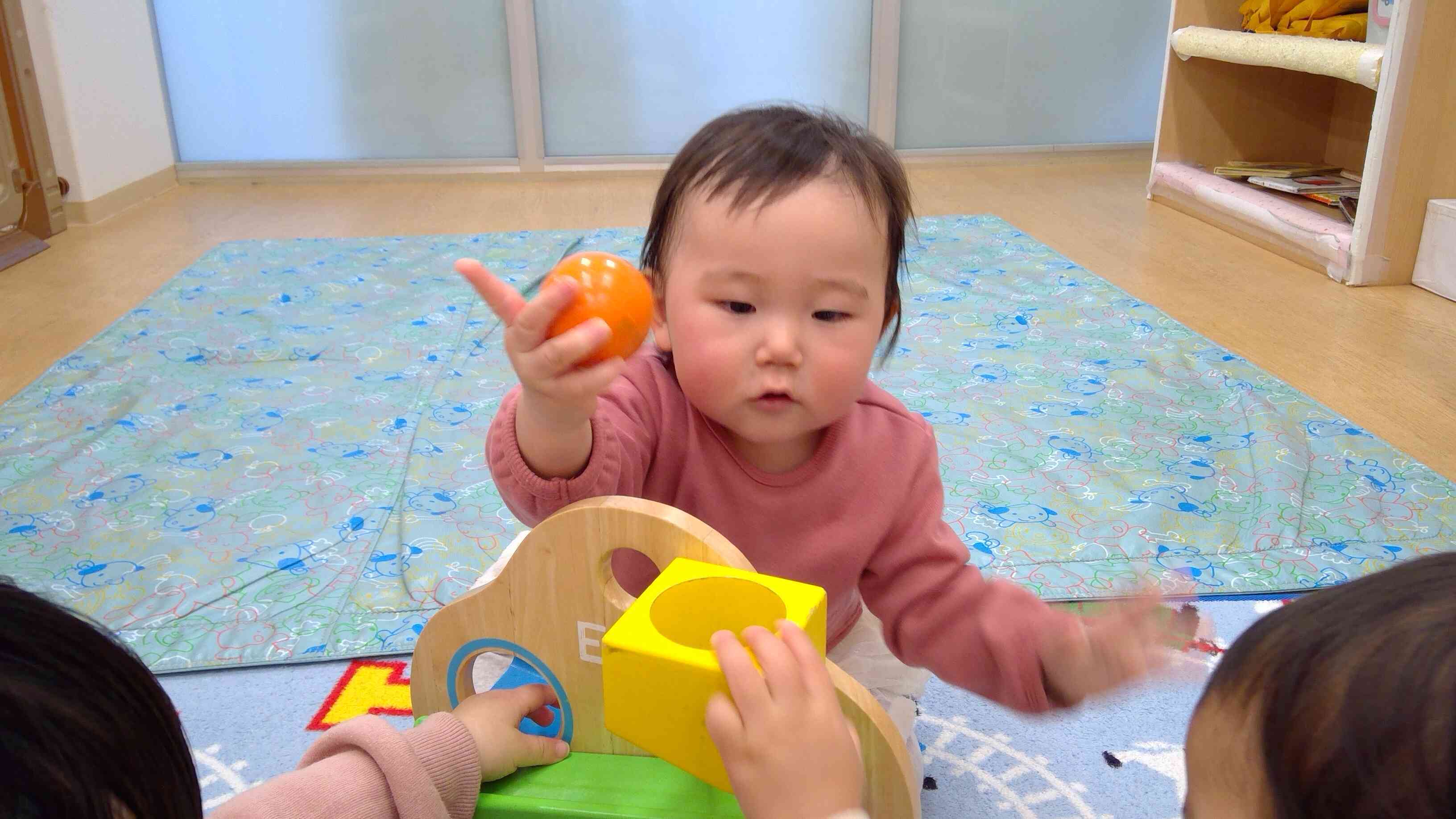 ボール遊びをしたよ！(0歳児　ひよこ組）