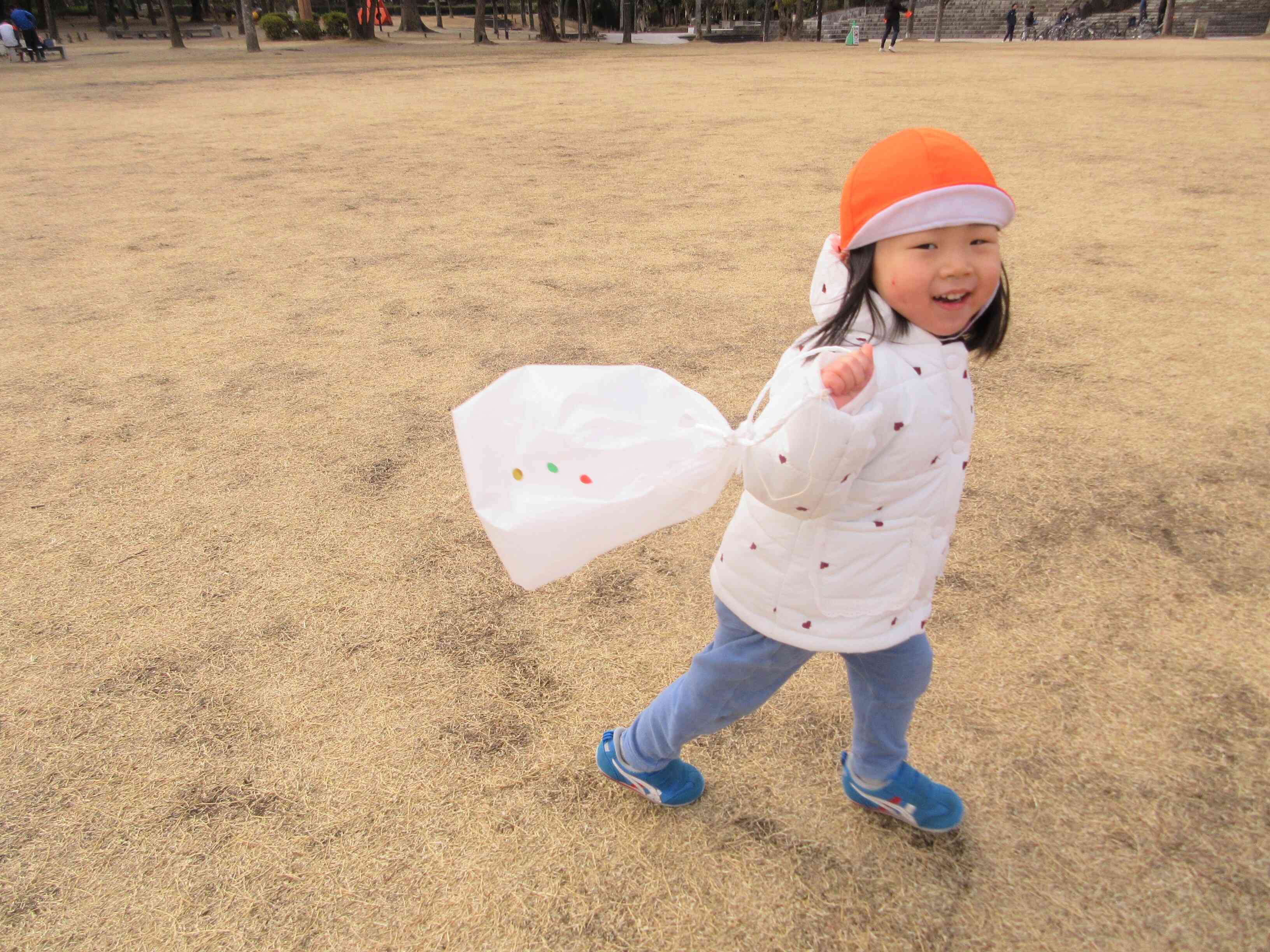 公園で凧あげをしました！