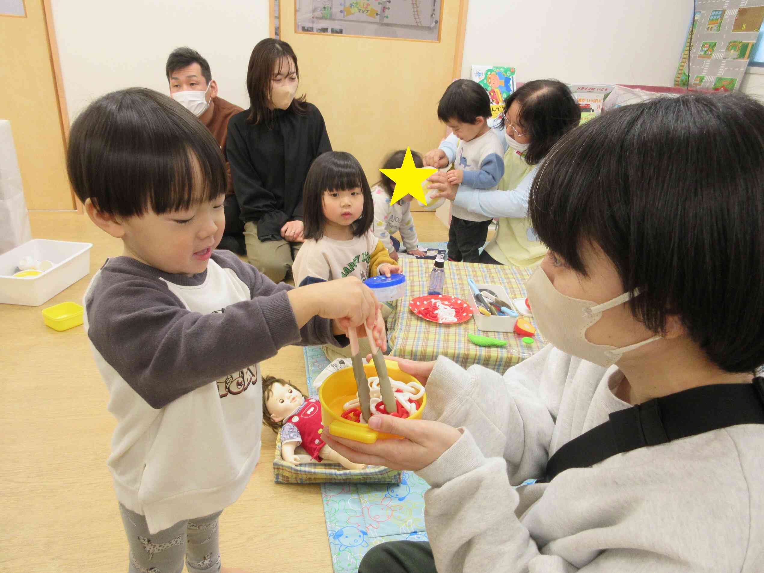 「おうどん、どうぞ！おいしいよ。」