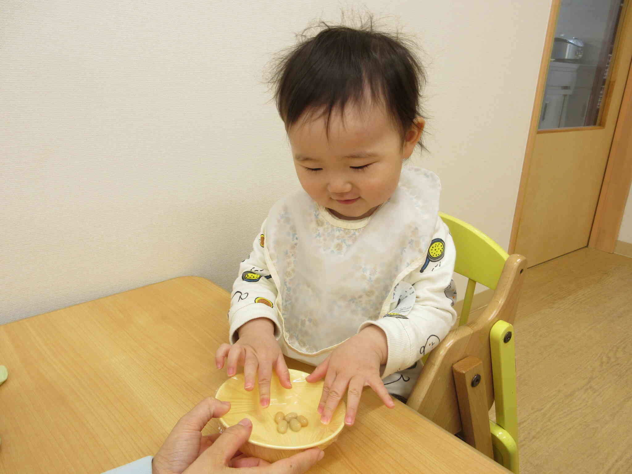 お豆のおにぎり作り（食育活動）