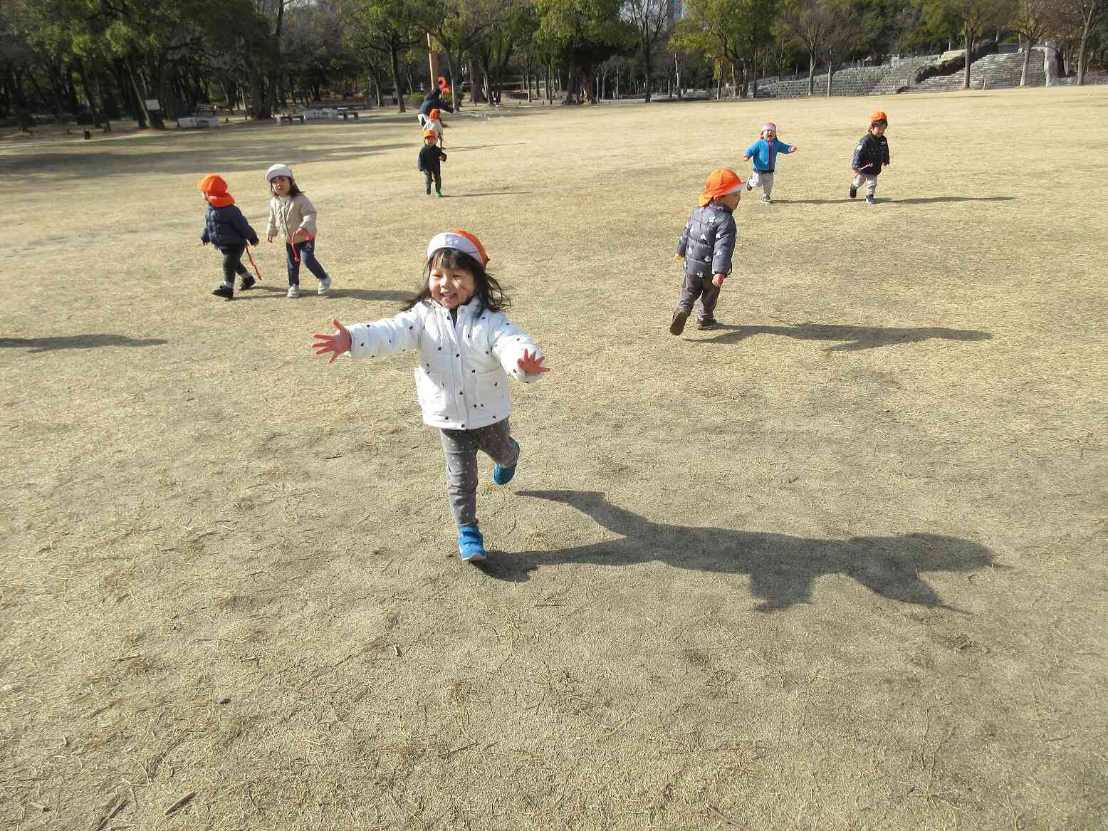 芝生広場をよーいどん！