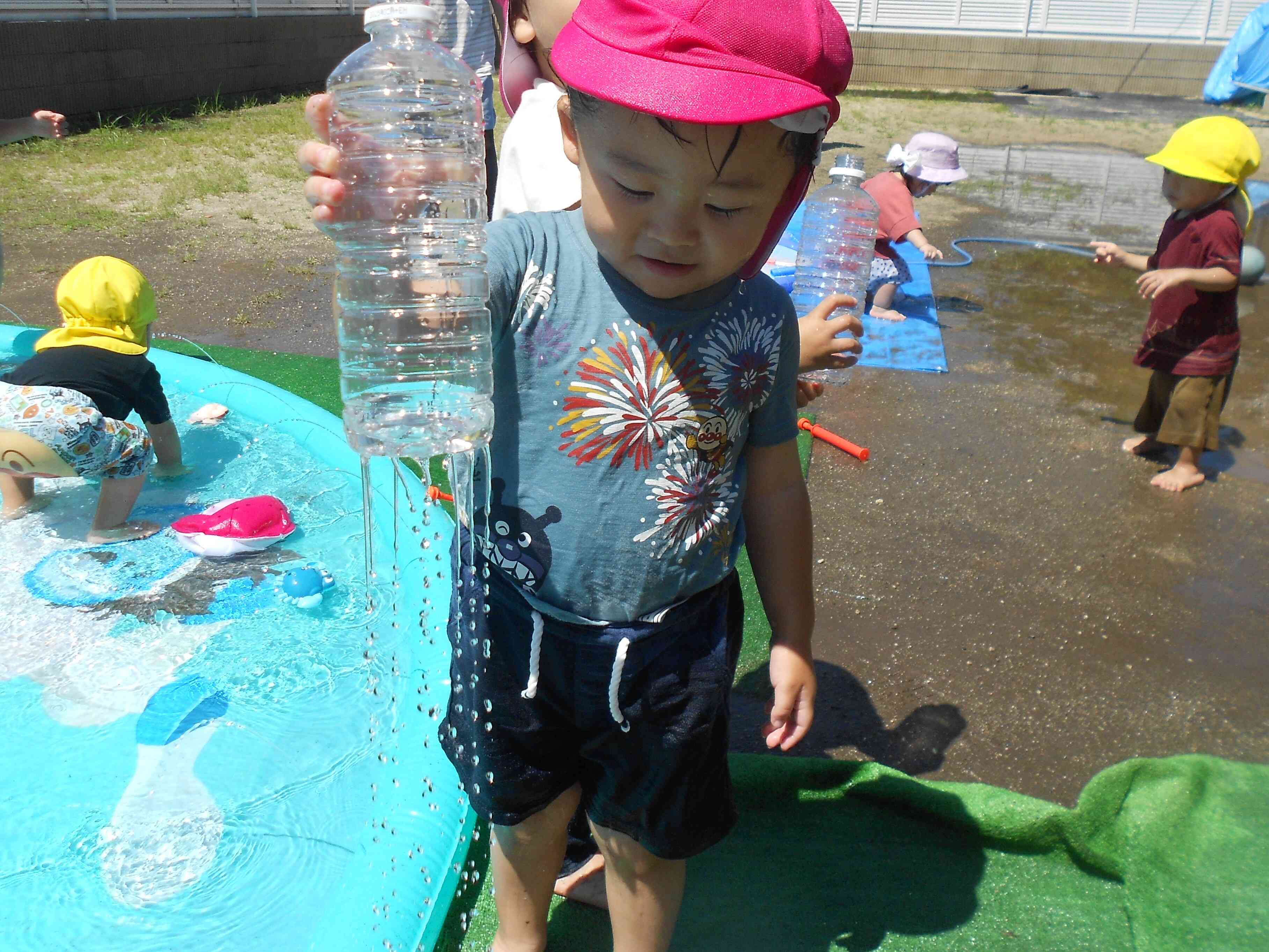 「お水ポタポタしてるー！」