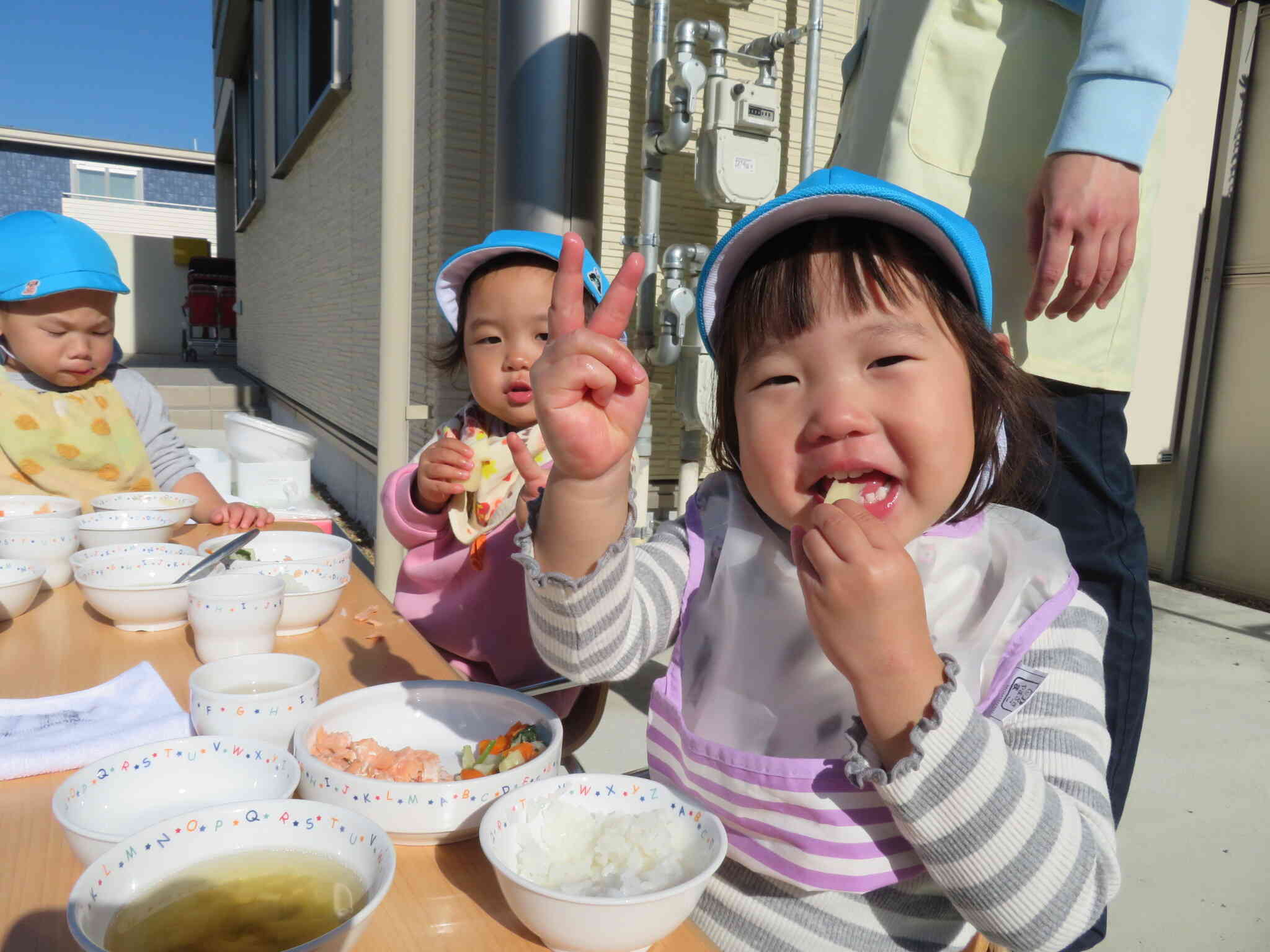 あひる組　青空給食☆