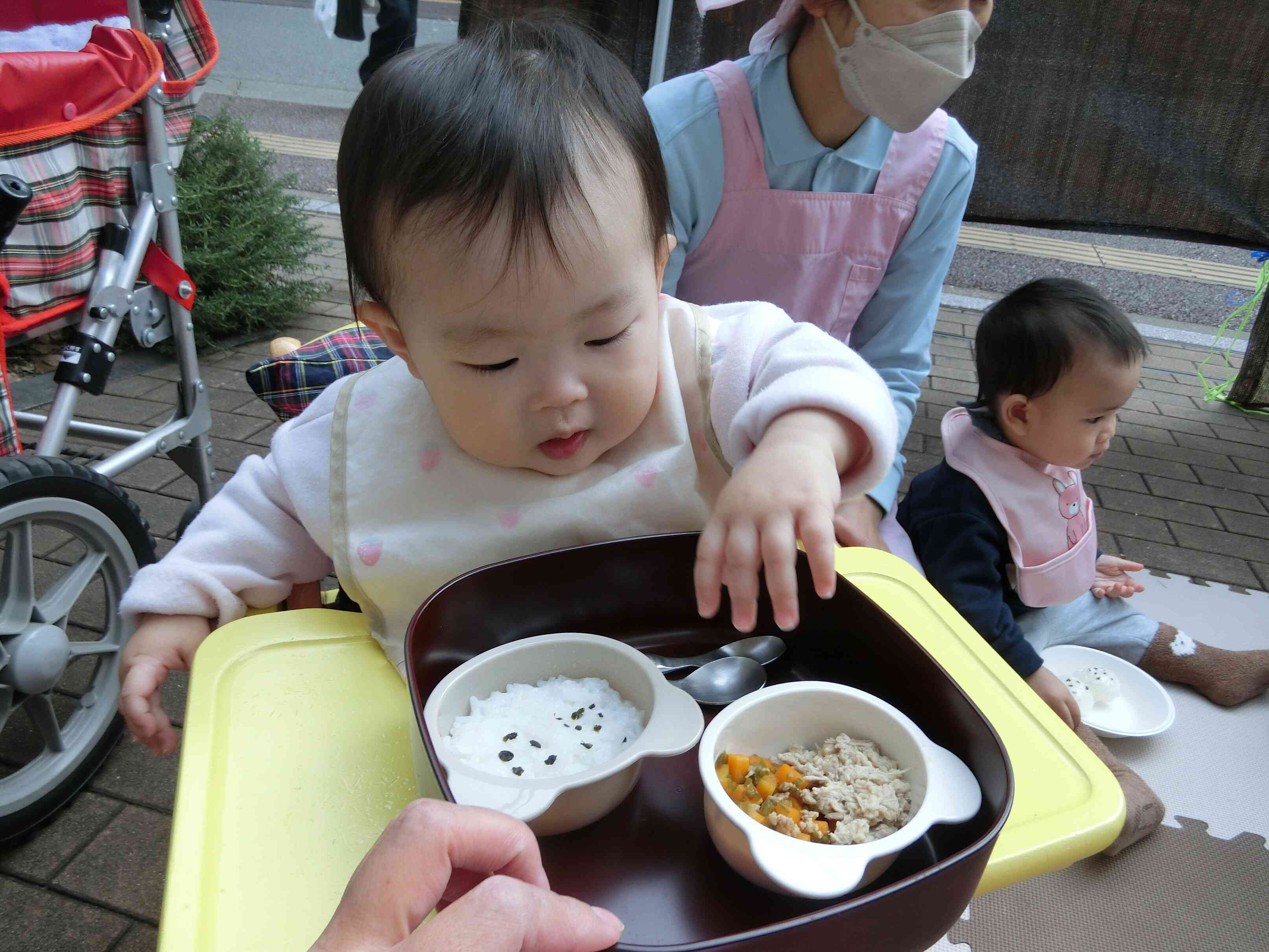 離乳食もお弁当♪