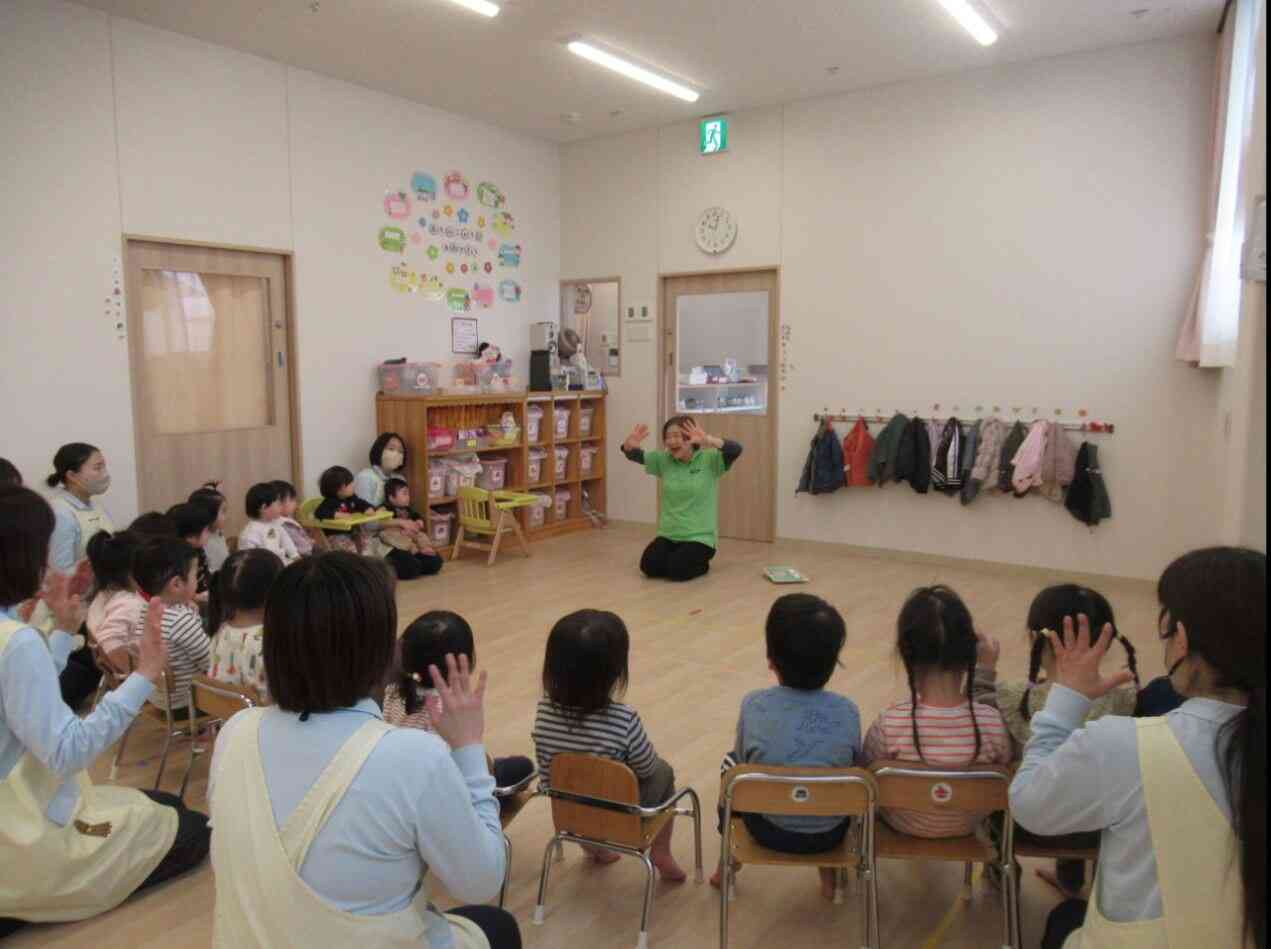 子育てひろば一緒にあそぼう～英語で遊ぼう♪～