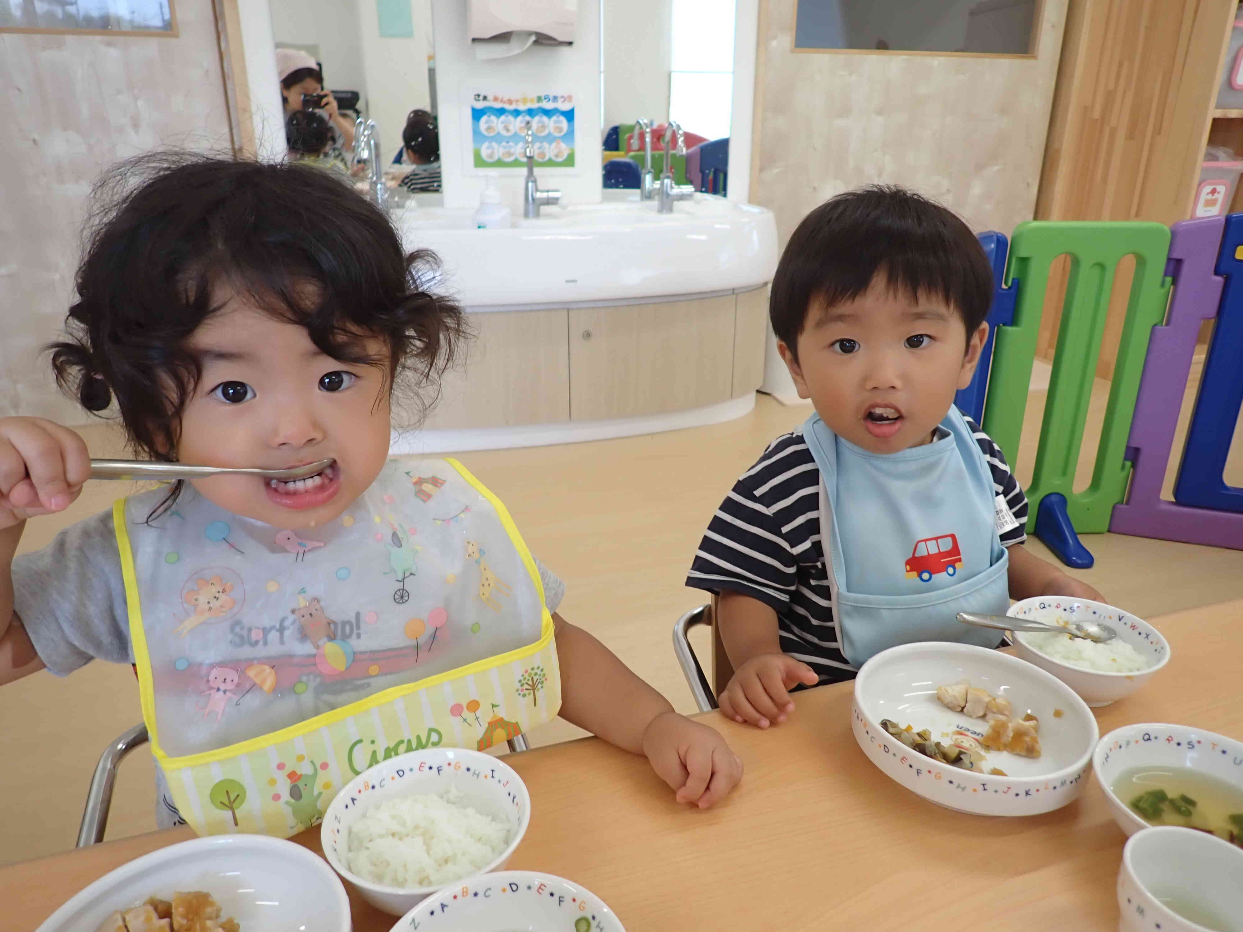 給食おいしいね！（あひるぐみ）