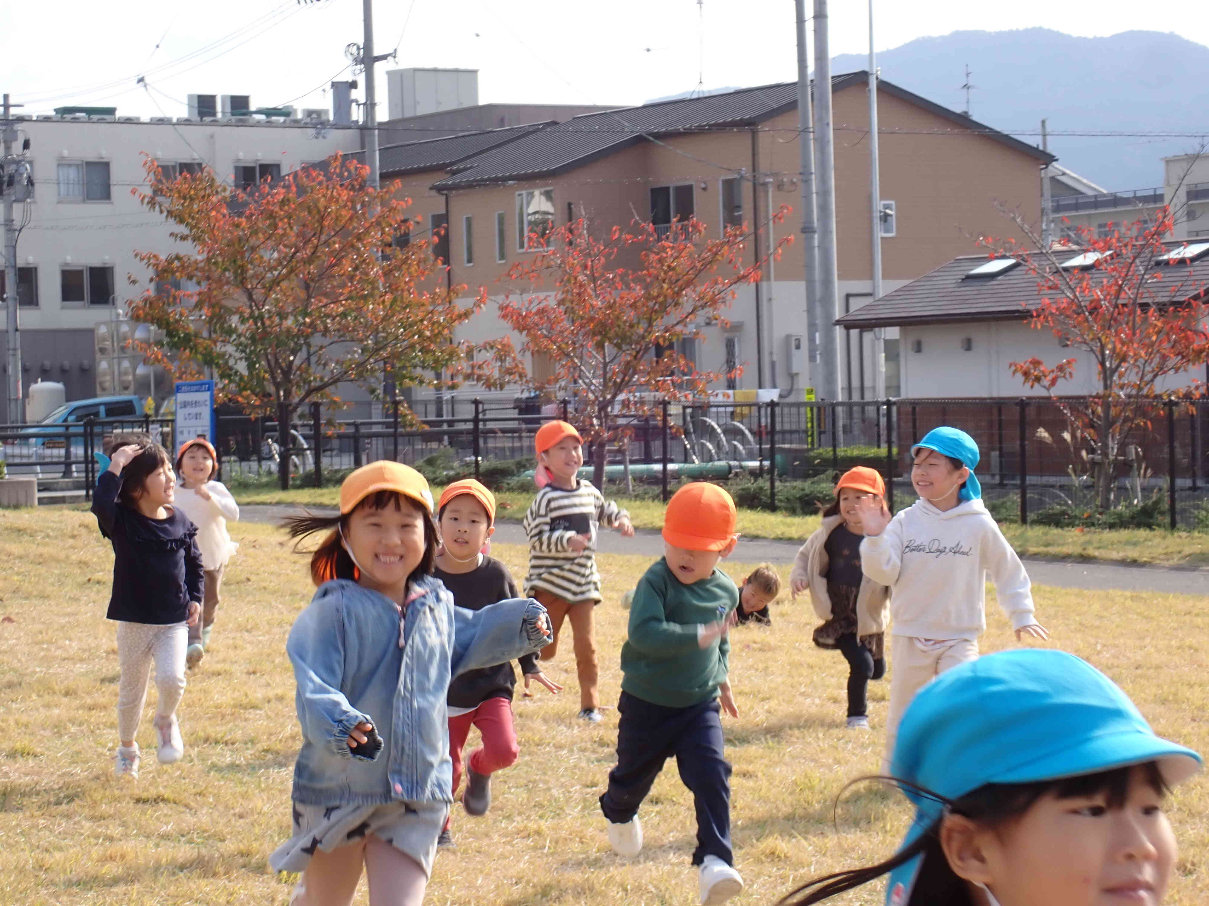 田部公園に行ったよ（異年齢児交流きりん・ぱんだ組）