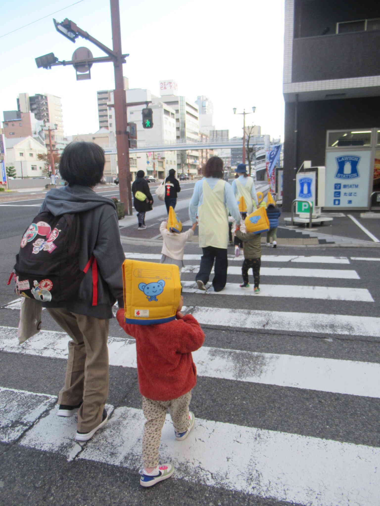 横断歩道もわたるよ