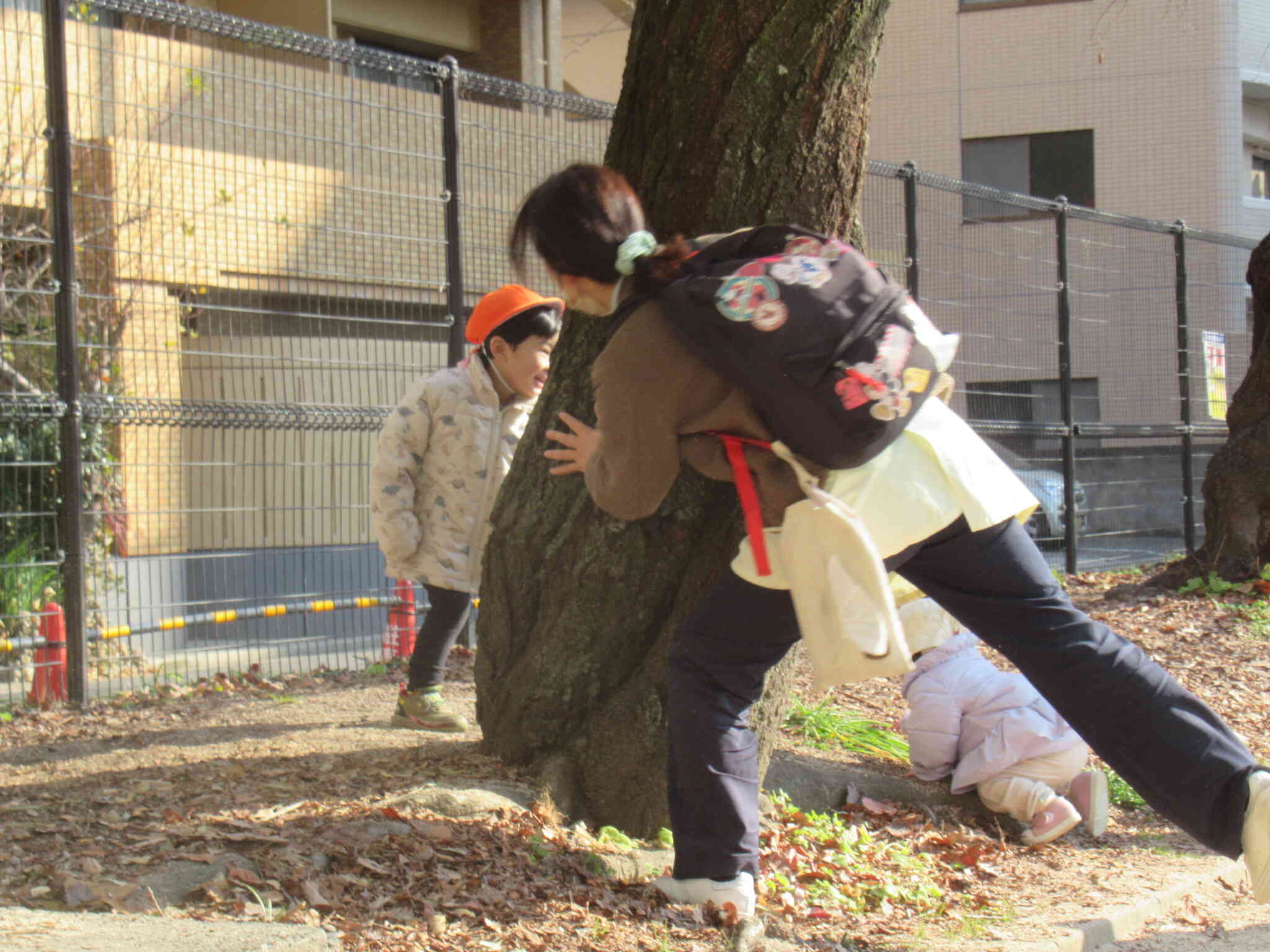 かくれんぼ？おいかっけっこ？