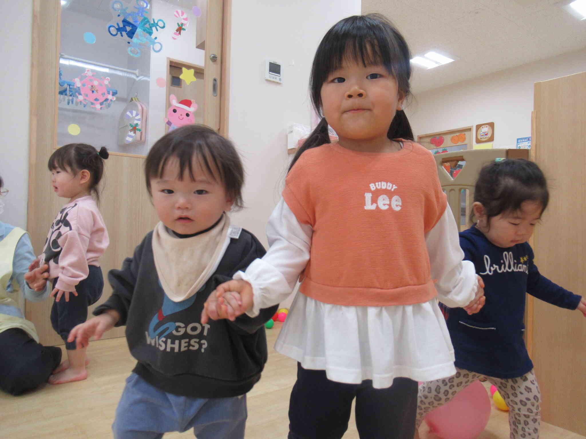 小さい子のお世話も沢山してくれます(*'▽')