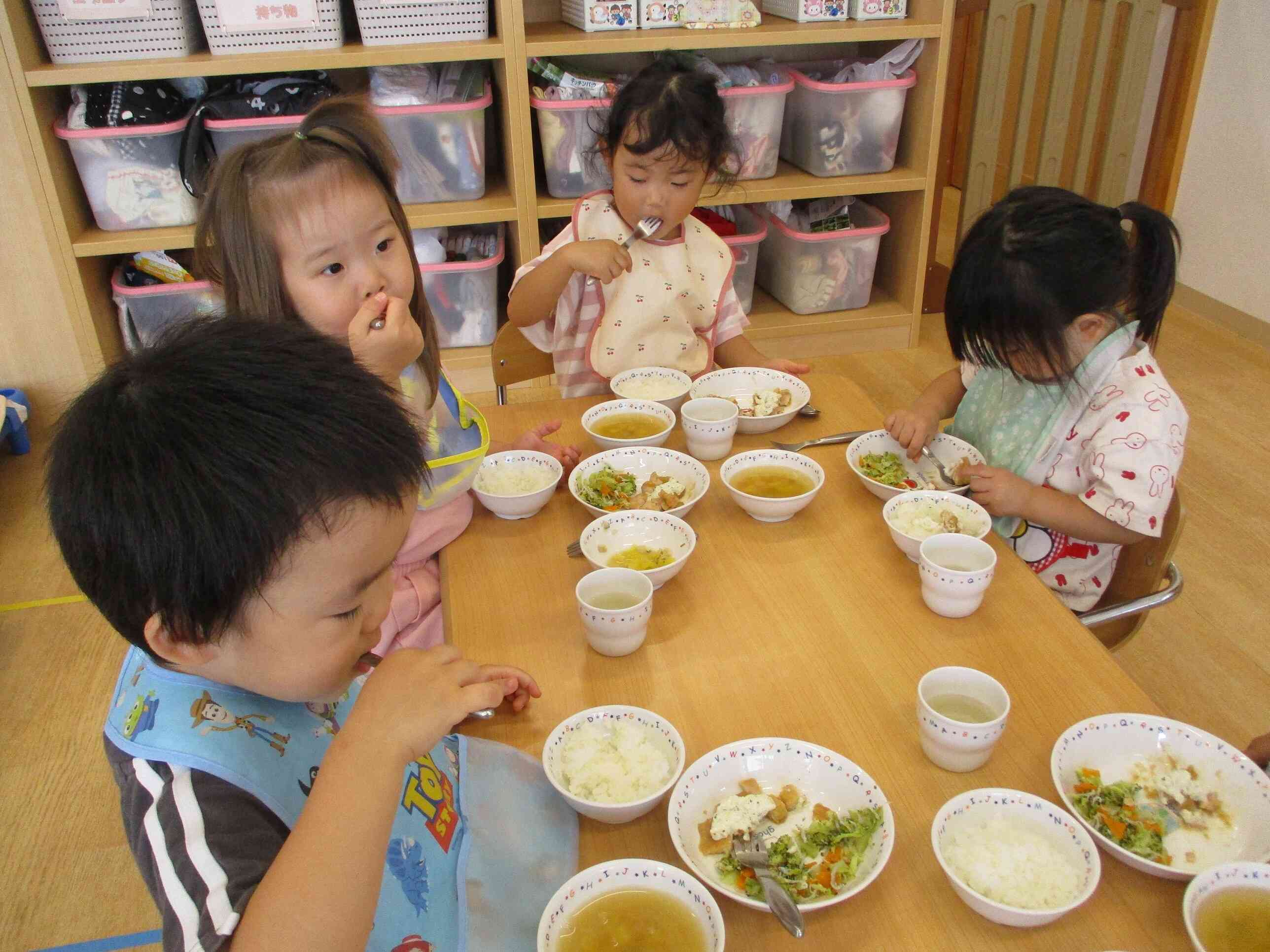 できたての給食は、最高においしい！