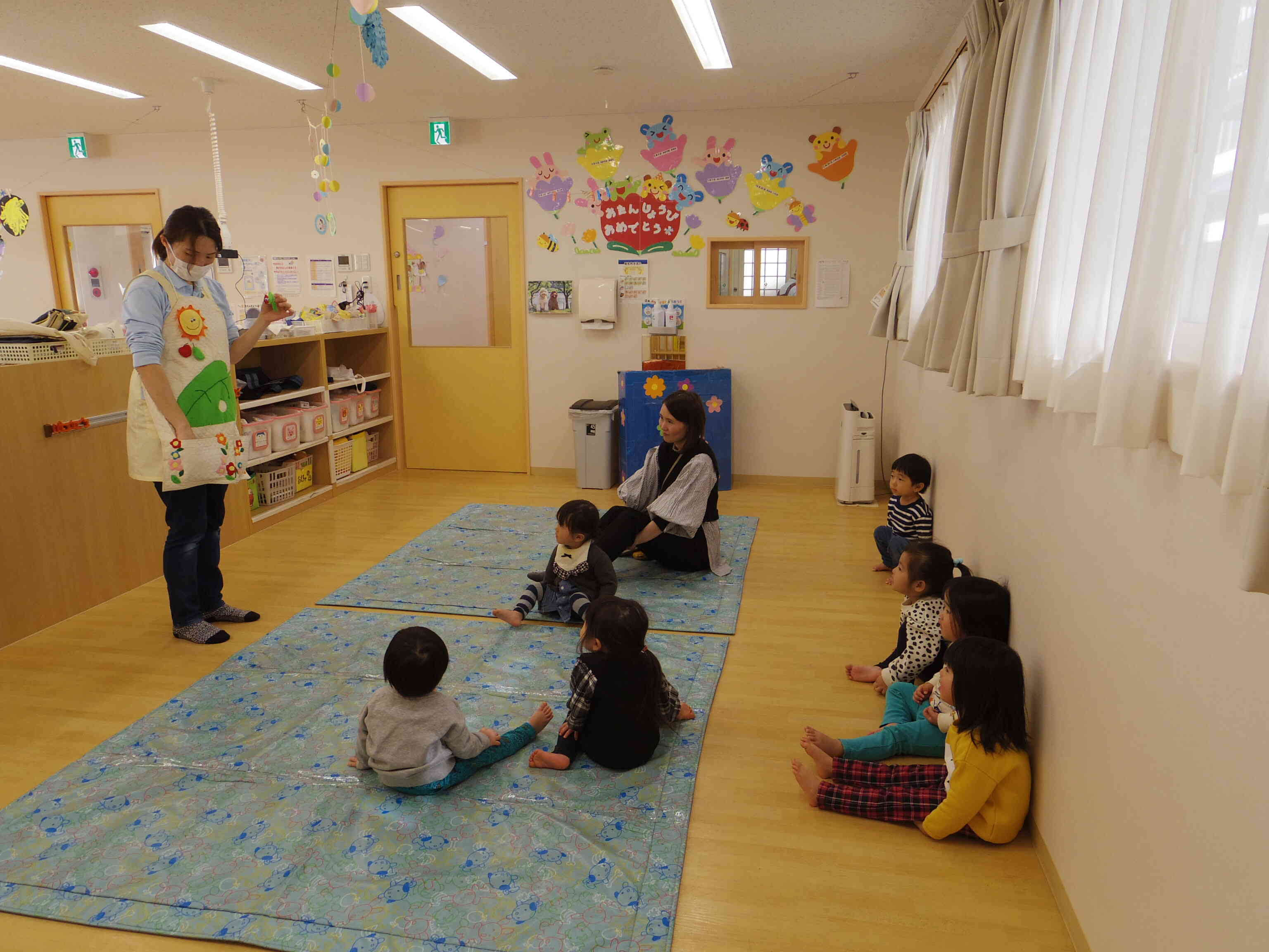 子育てひろば『おはなし会』