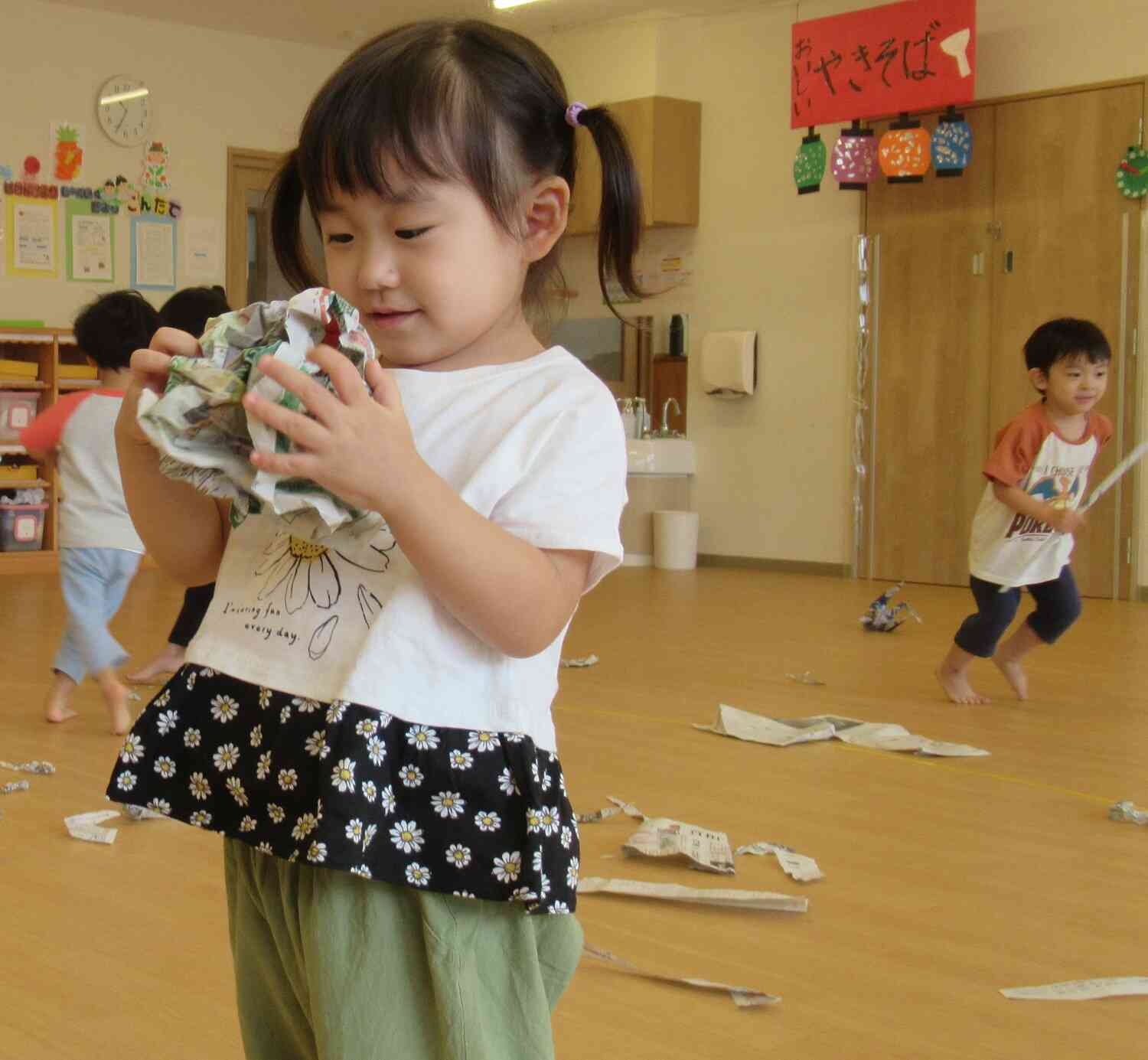 クシャクシャ丸めてボールもできるよ☆