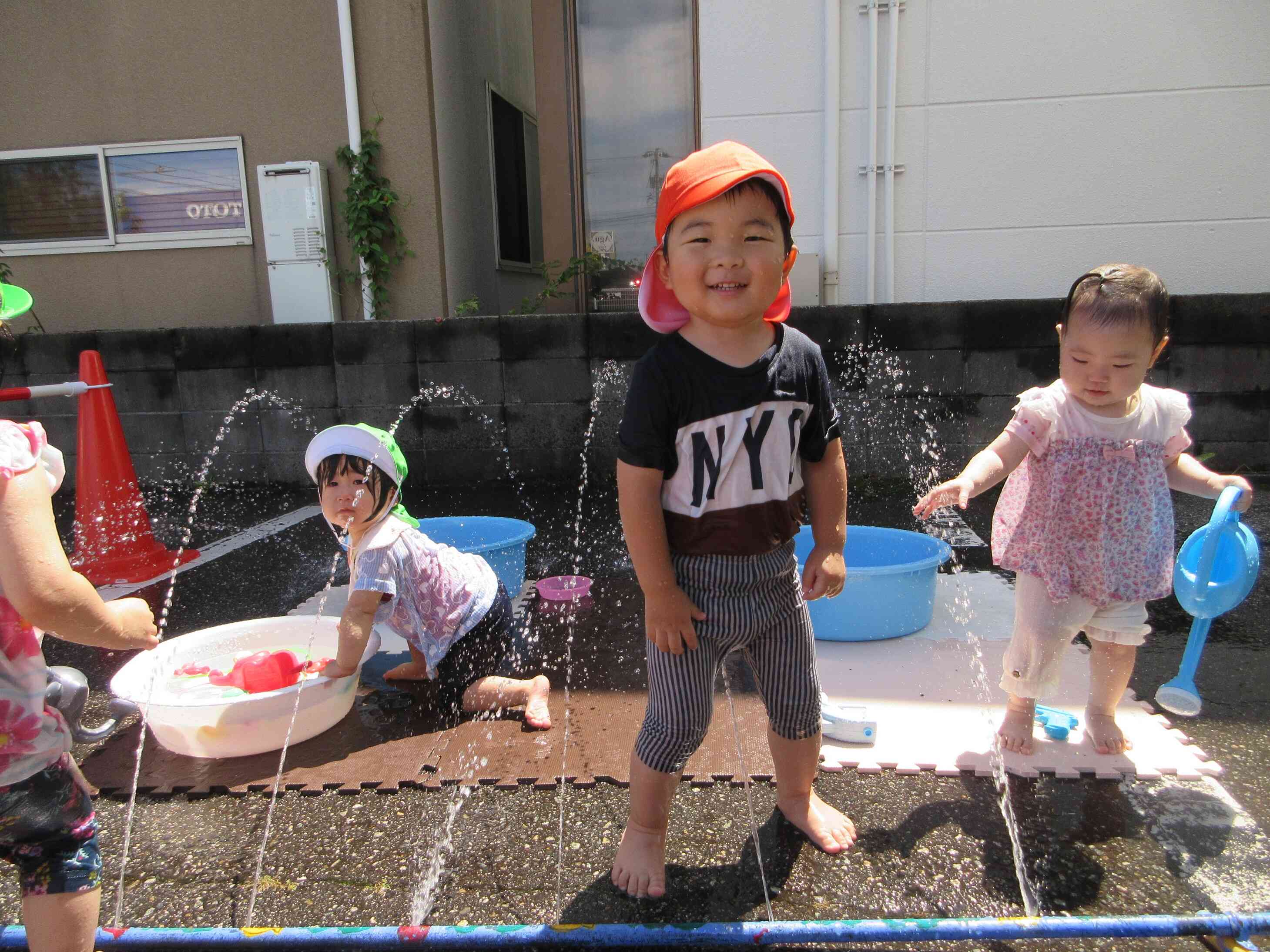 散水ホースも大好きです♪