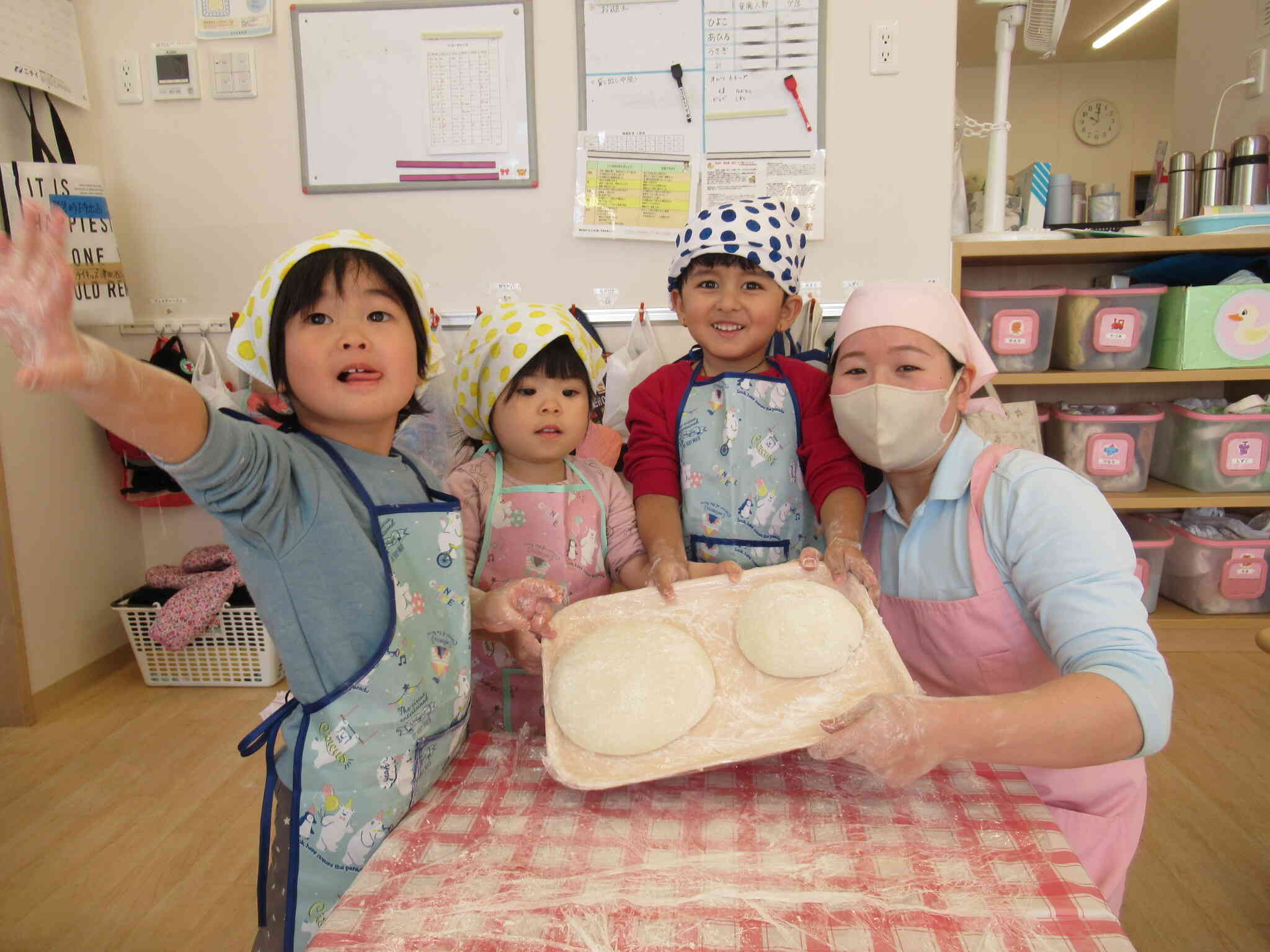 食育「鏡餅づくり」（2歳児　うさぎ組）