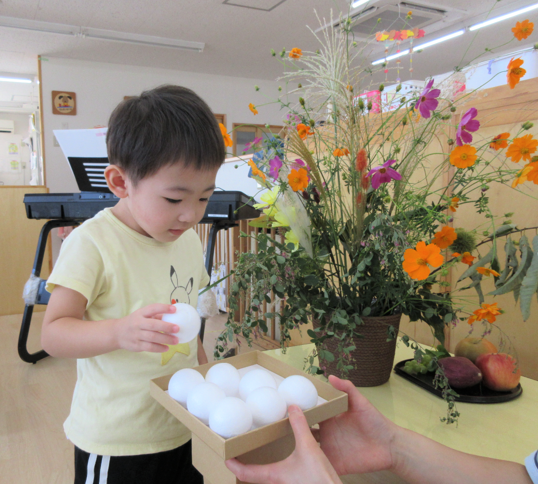 まんまるお月様、見えるかな？