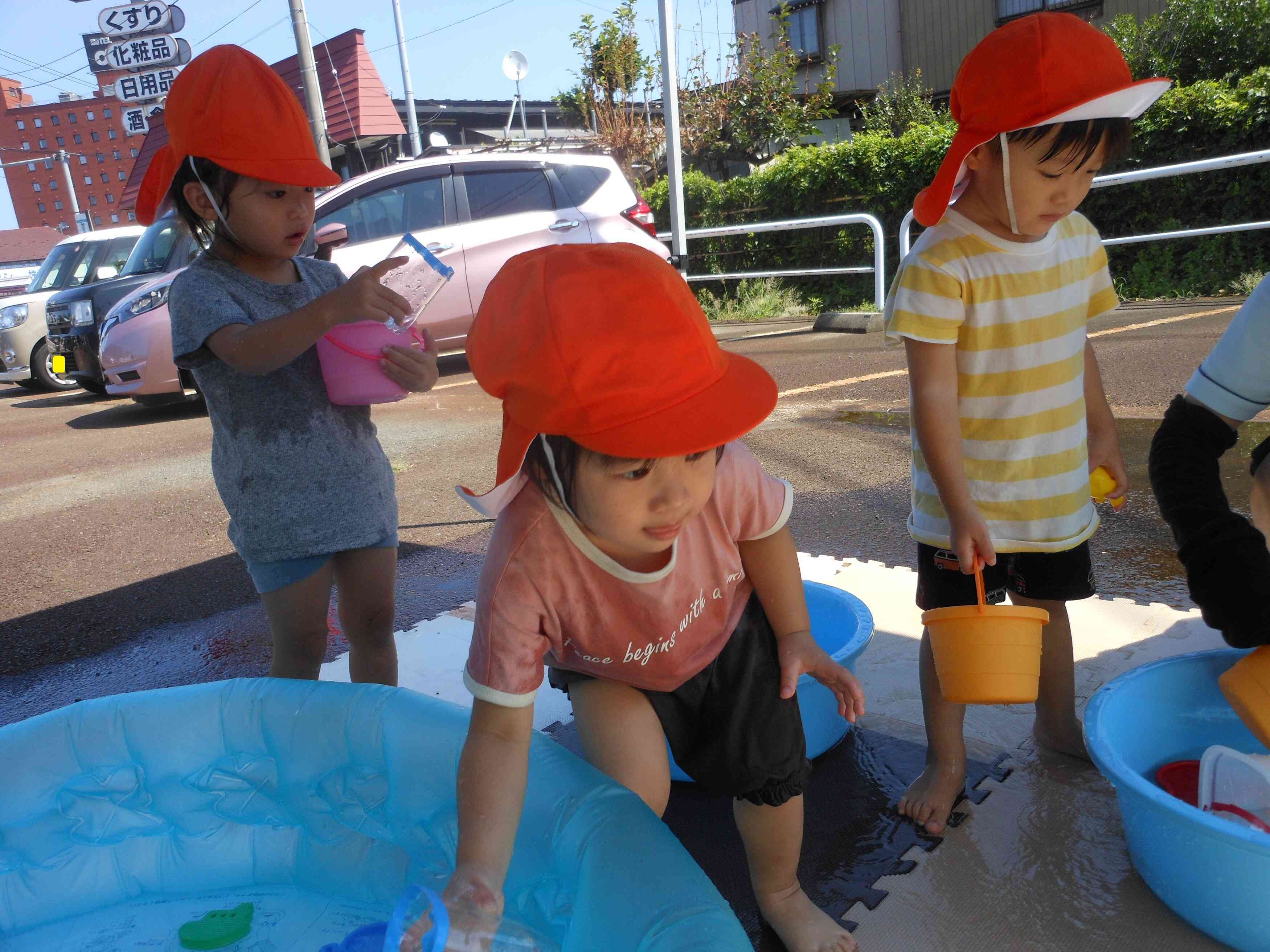 お水遊び気持ちいいね☆