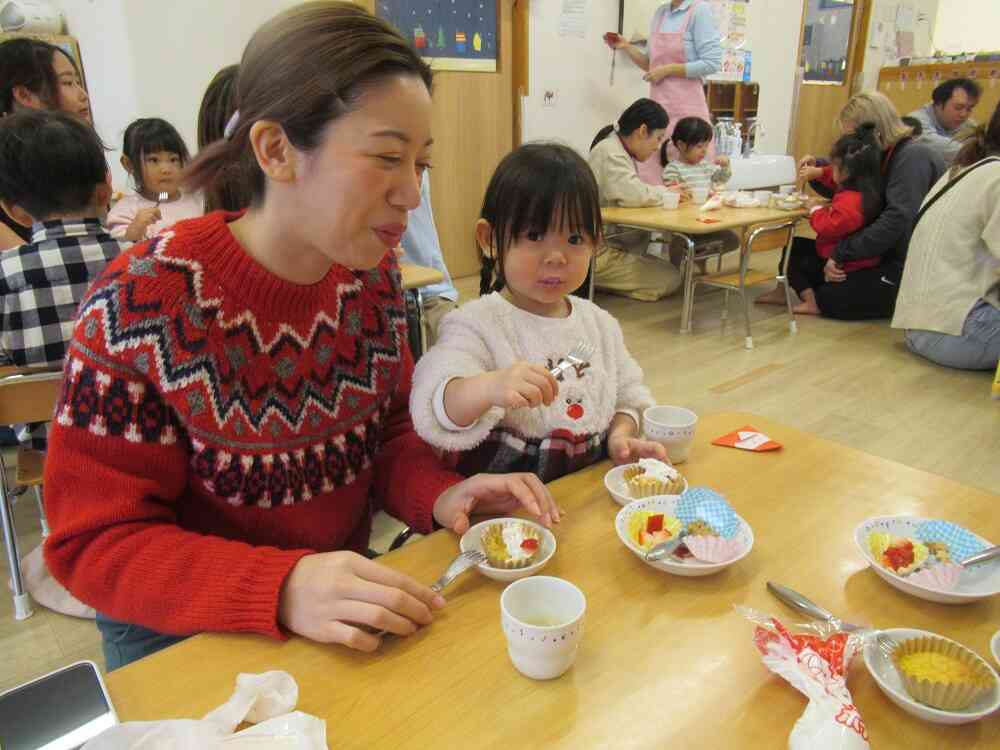 みんなで食べるケーキはおいしいね♪