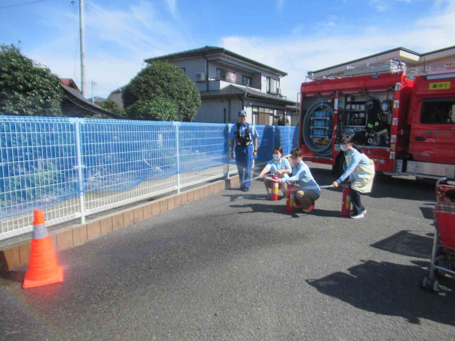 頑張って火を消すぞ★