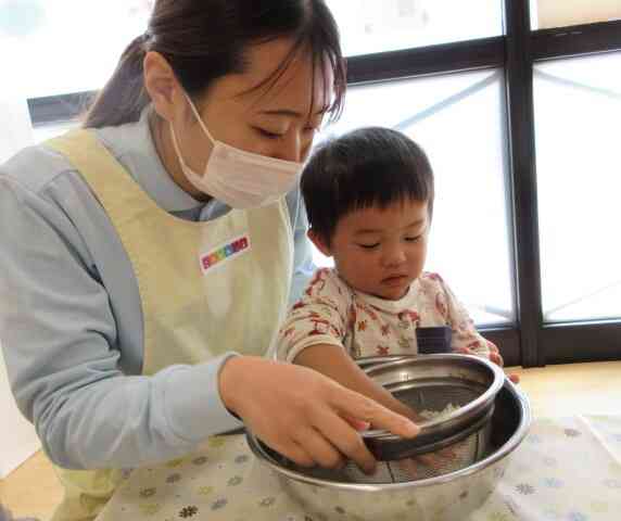 和食の日。お米とぎに挑戦しました。