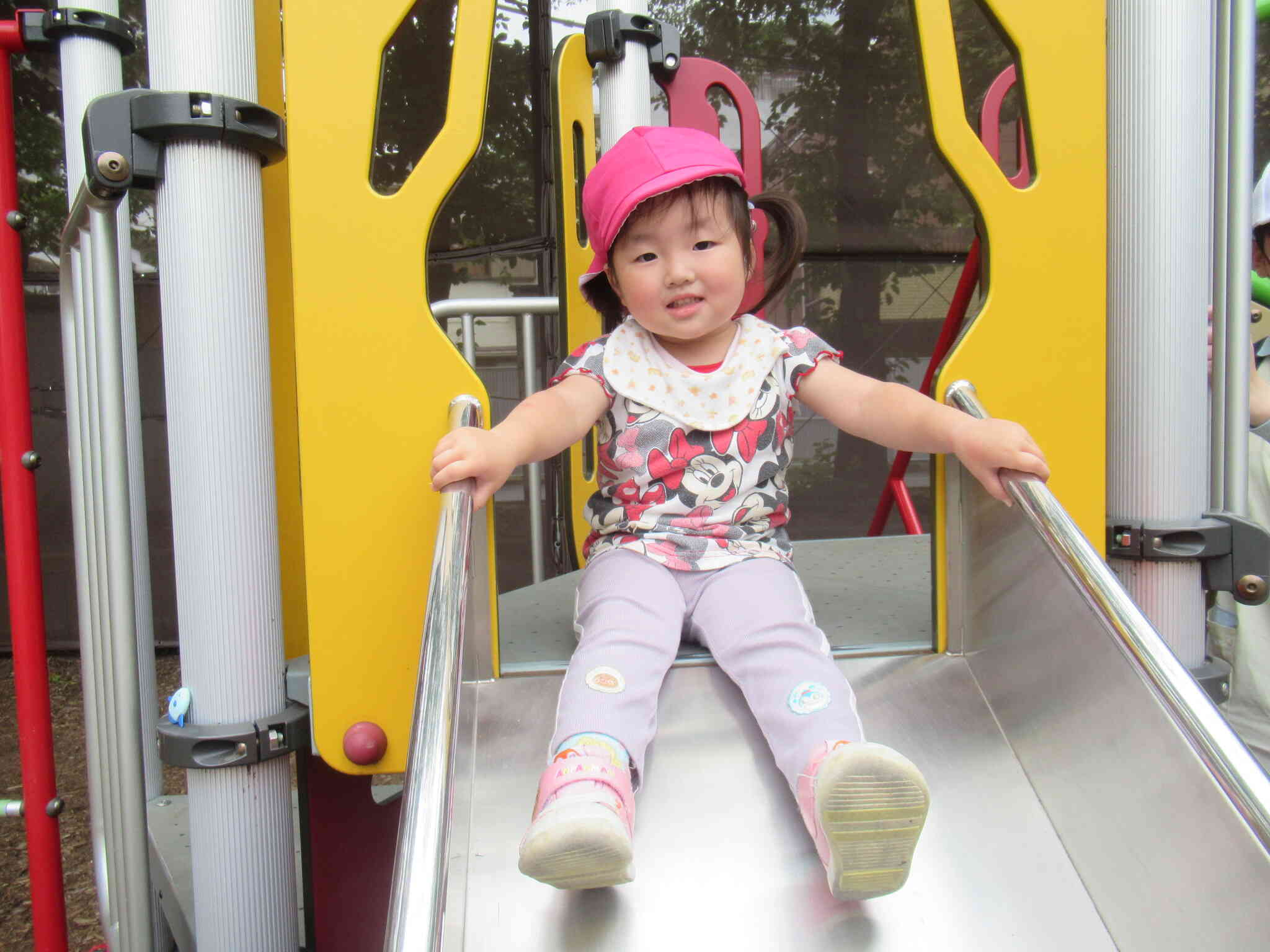 6/7きりん組（2歳児）梅田亀田公園へ行きました。