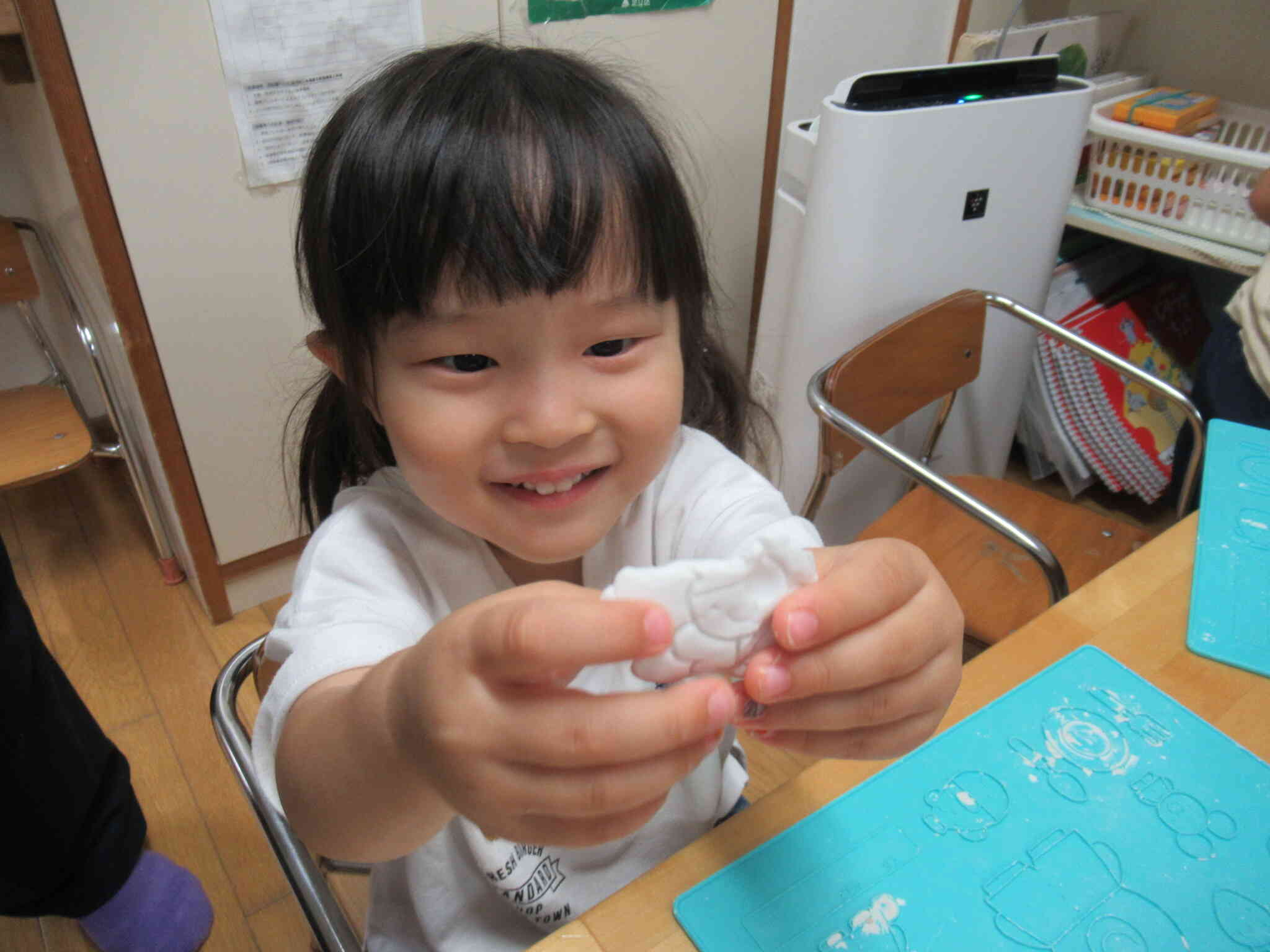 きりん組（2歳児）雨の日の室内遊び♪