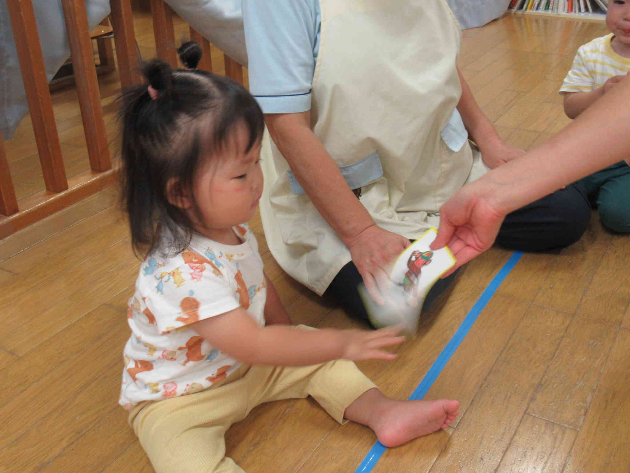 ぱんだ組（1歳児）さんの英語の様子