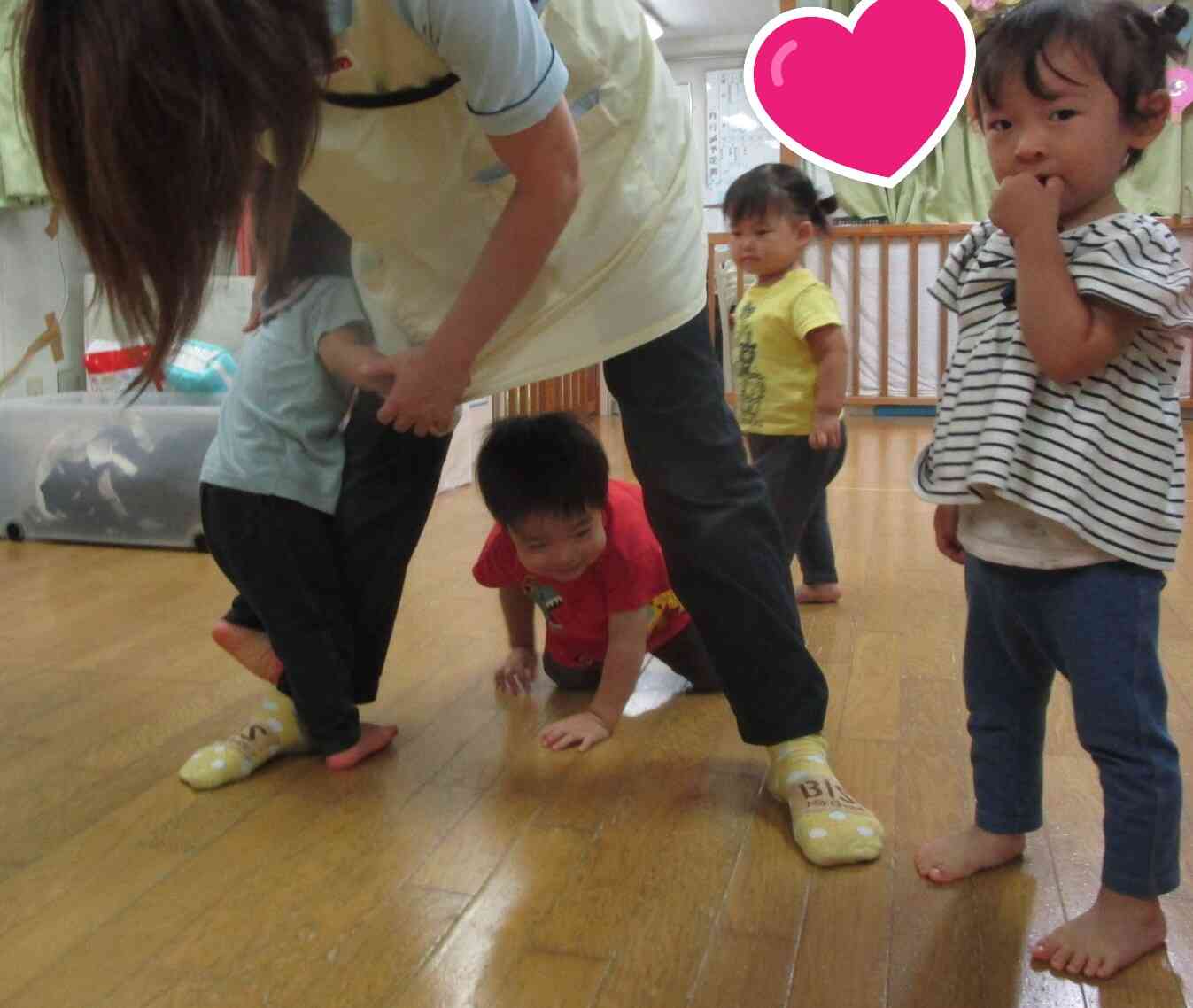 ぱんだ組（1歳児）さんのリトミックの様子