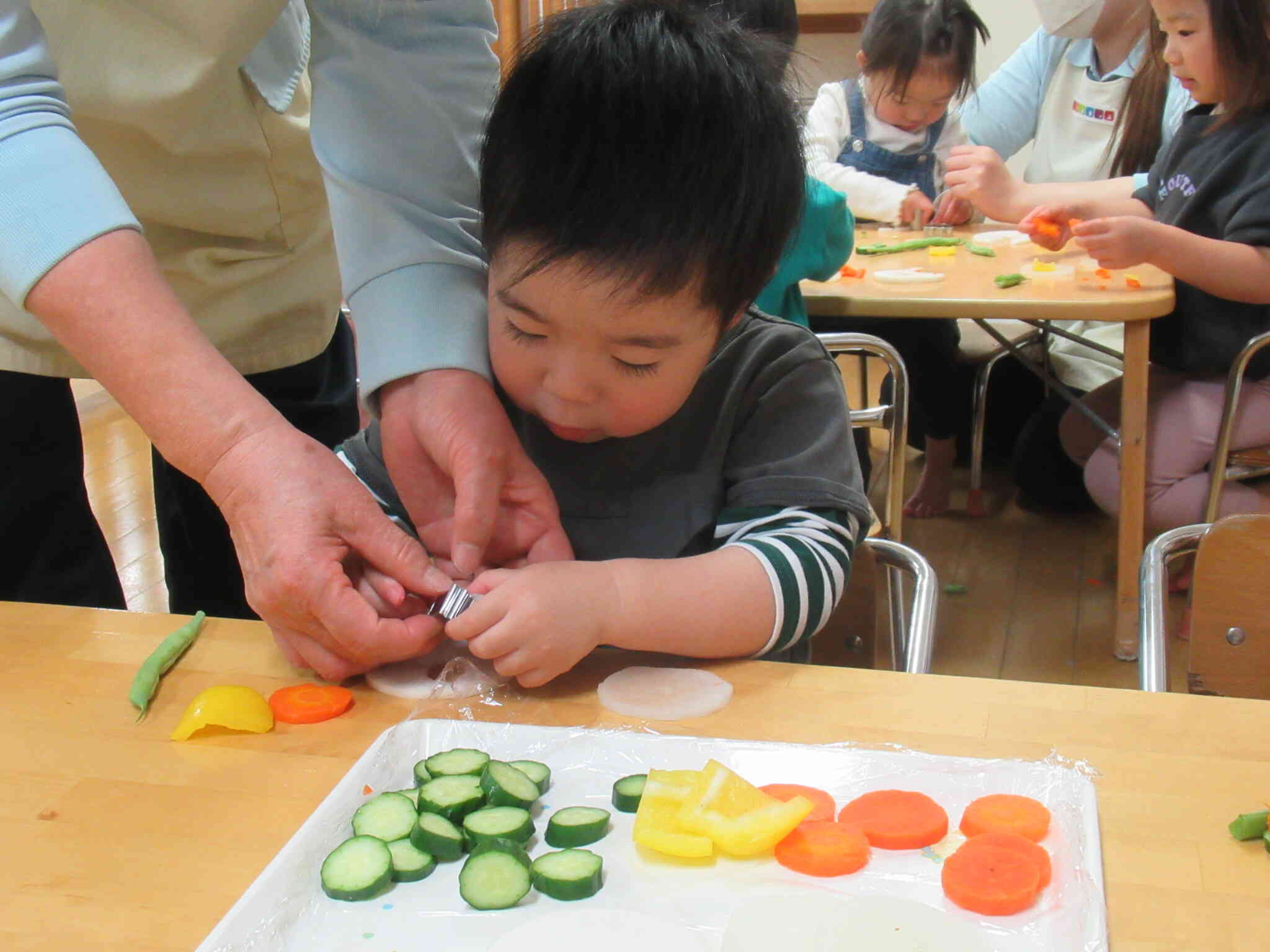 ぱんだ組（1歳児）さんの食育の様子