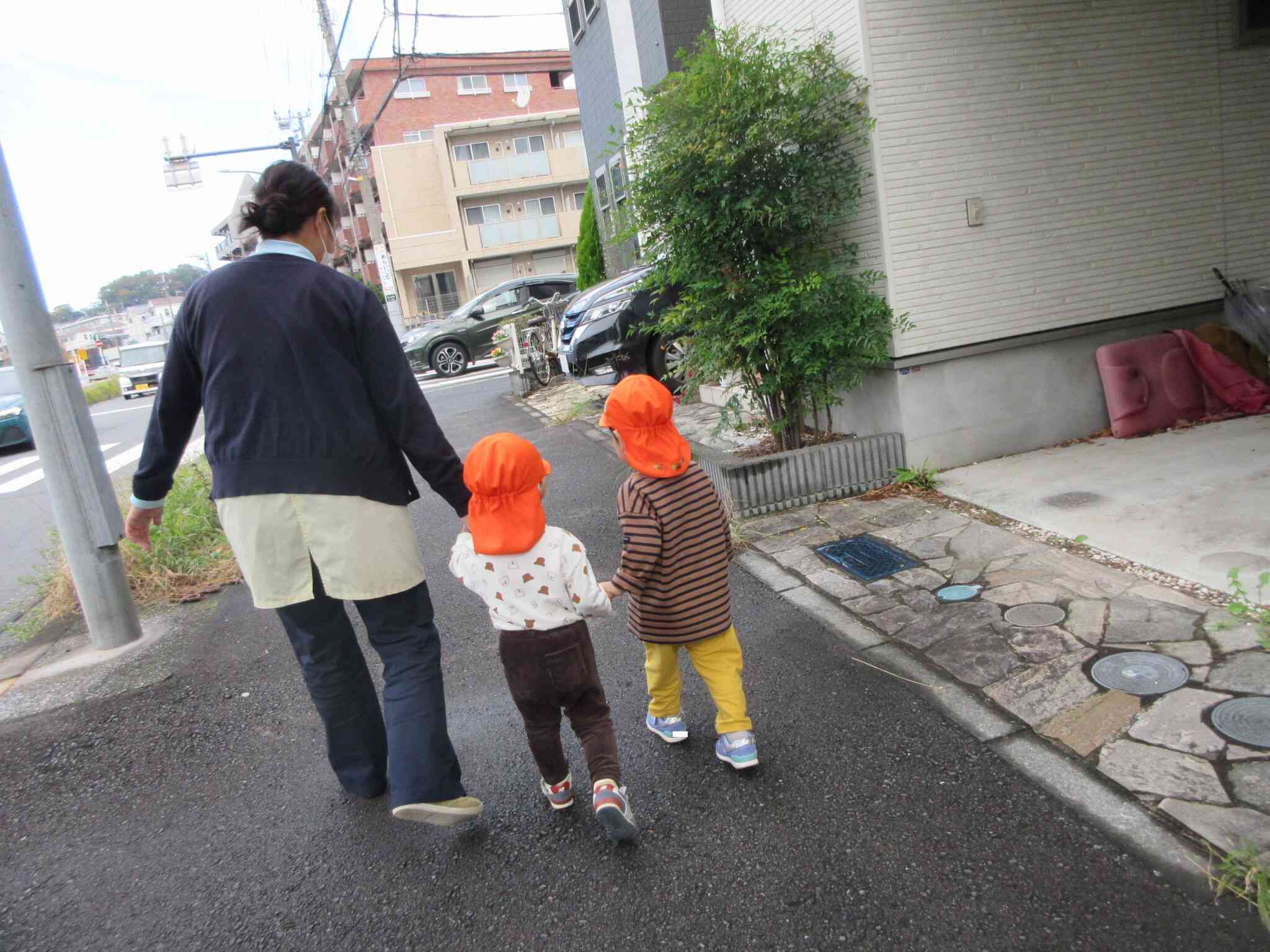 1歳児　あひる組　お散歩