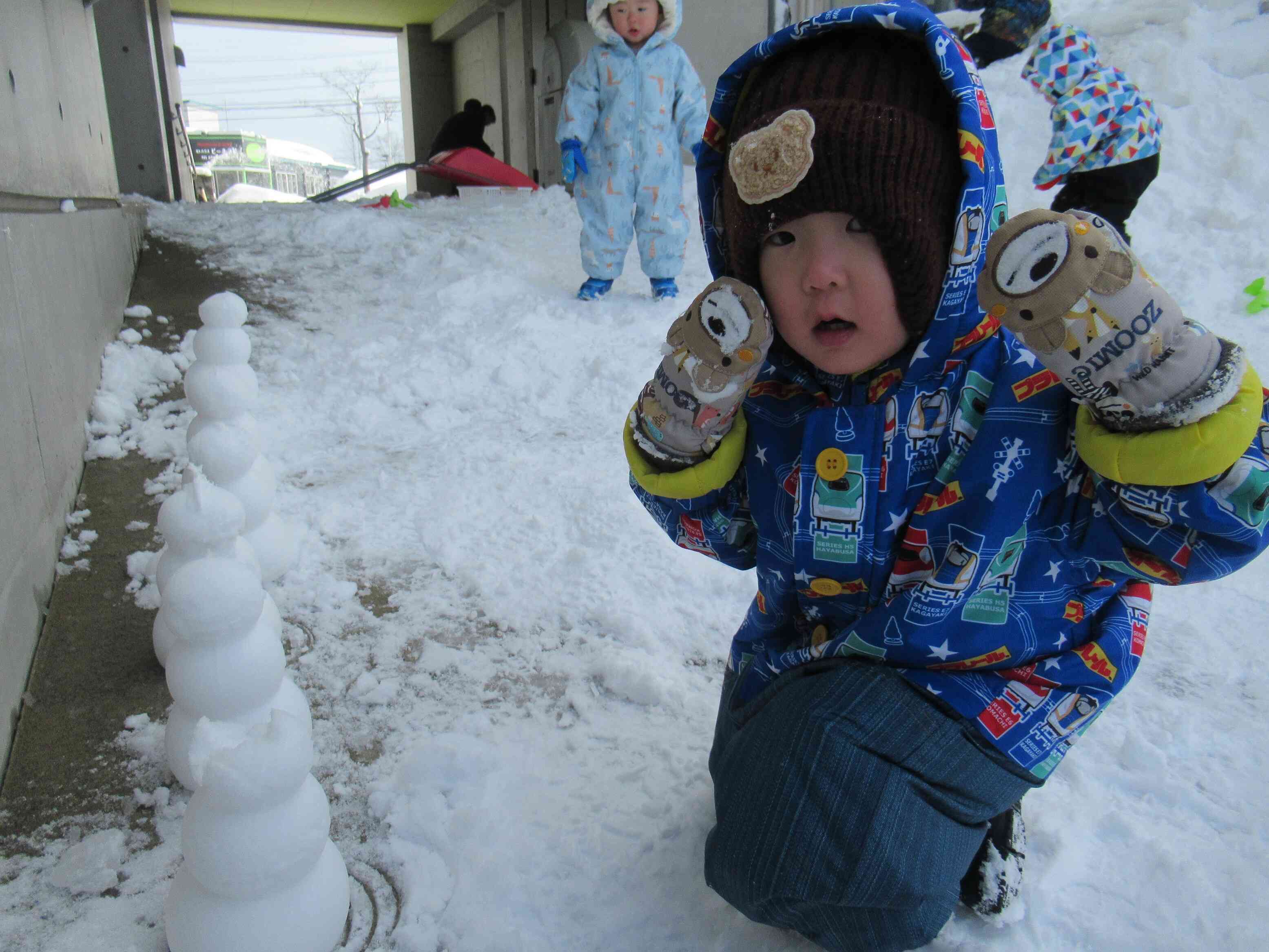 みてみて、雪だるまがいっぱい！