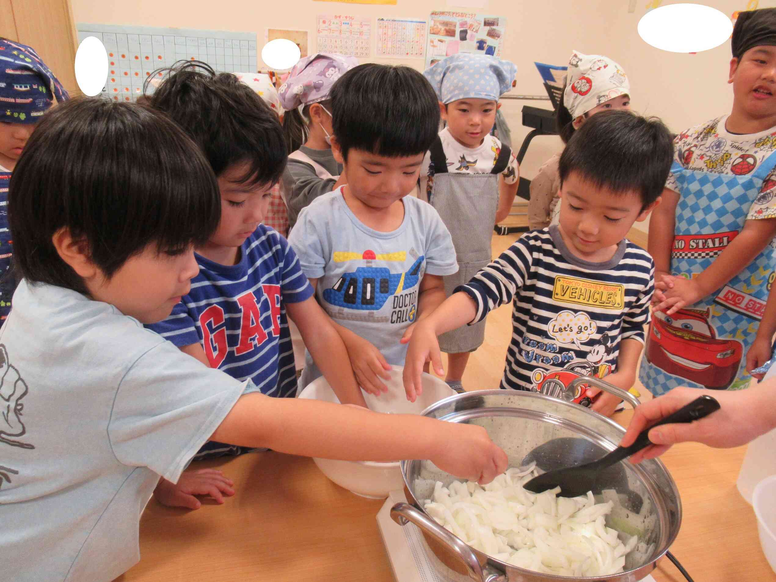 きりん組さんのお手伝い