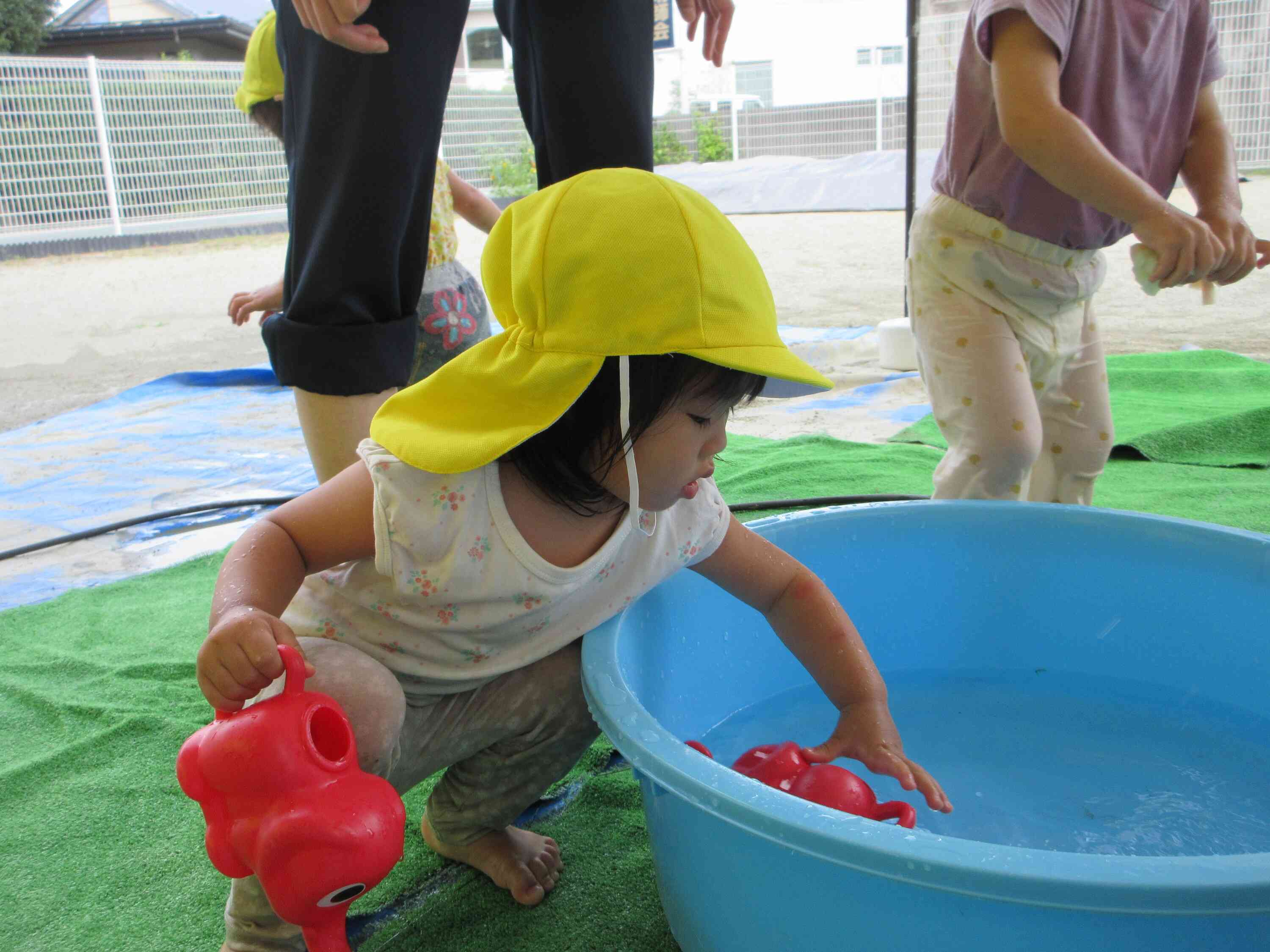 じょうろにお水くみたいなー♪