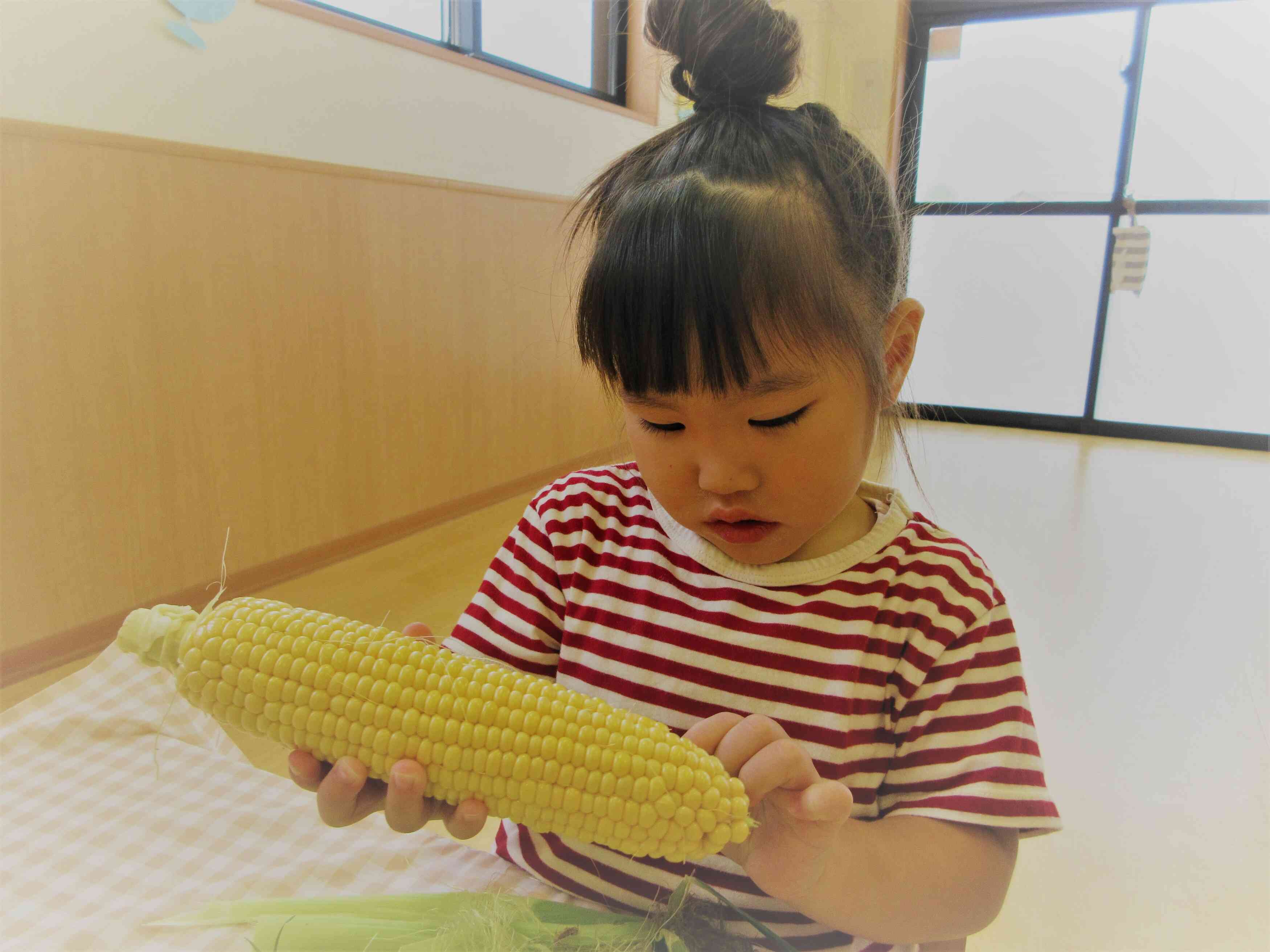 とうもろこしのひげを綺麗に取って！