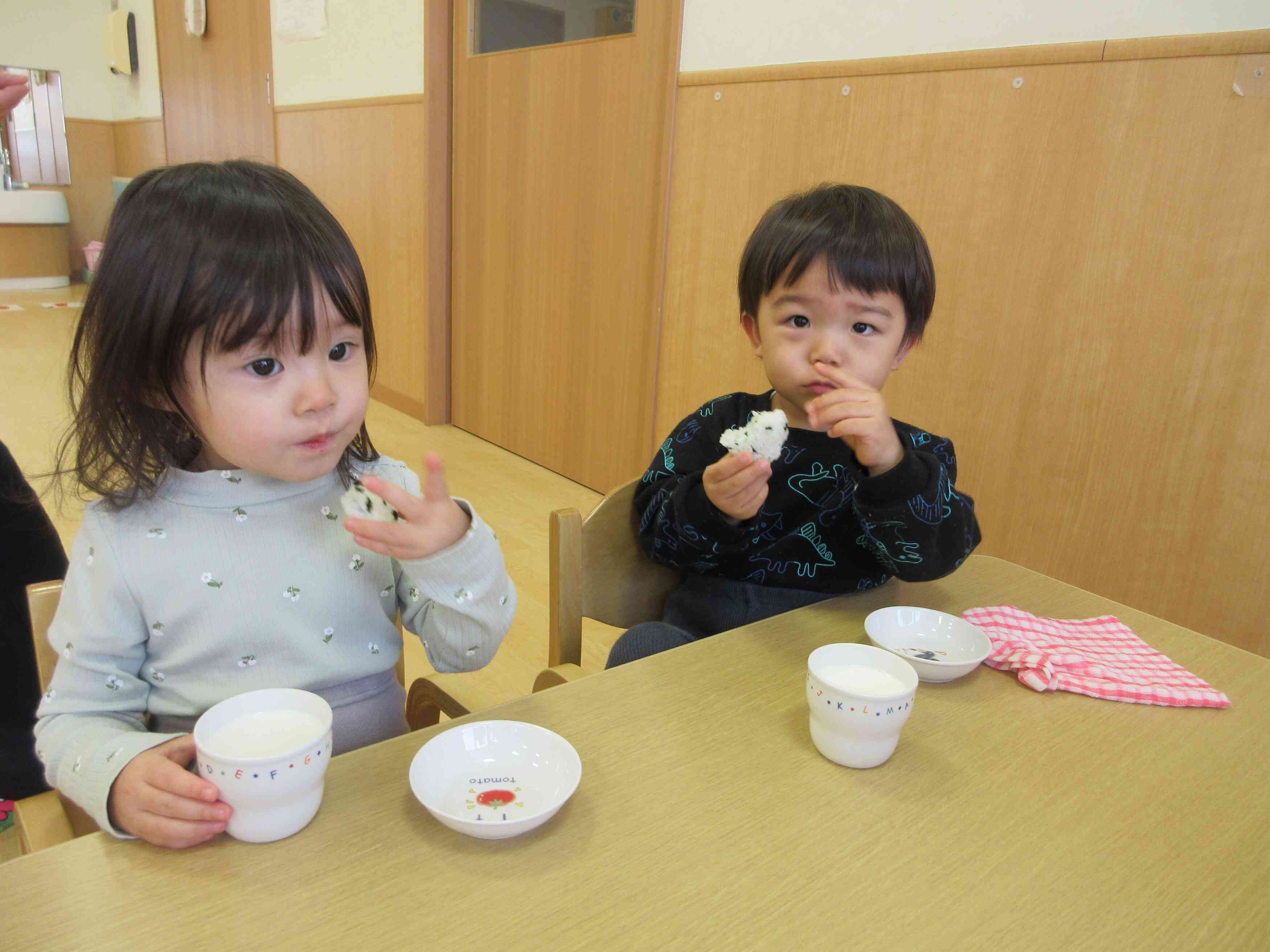 選んだのは、わかめおにぎり！！