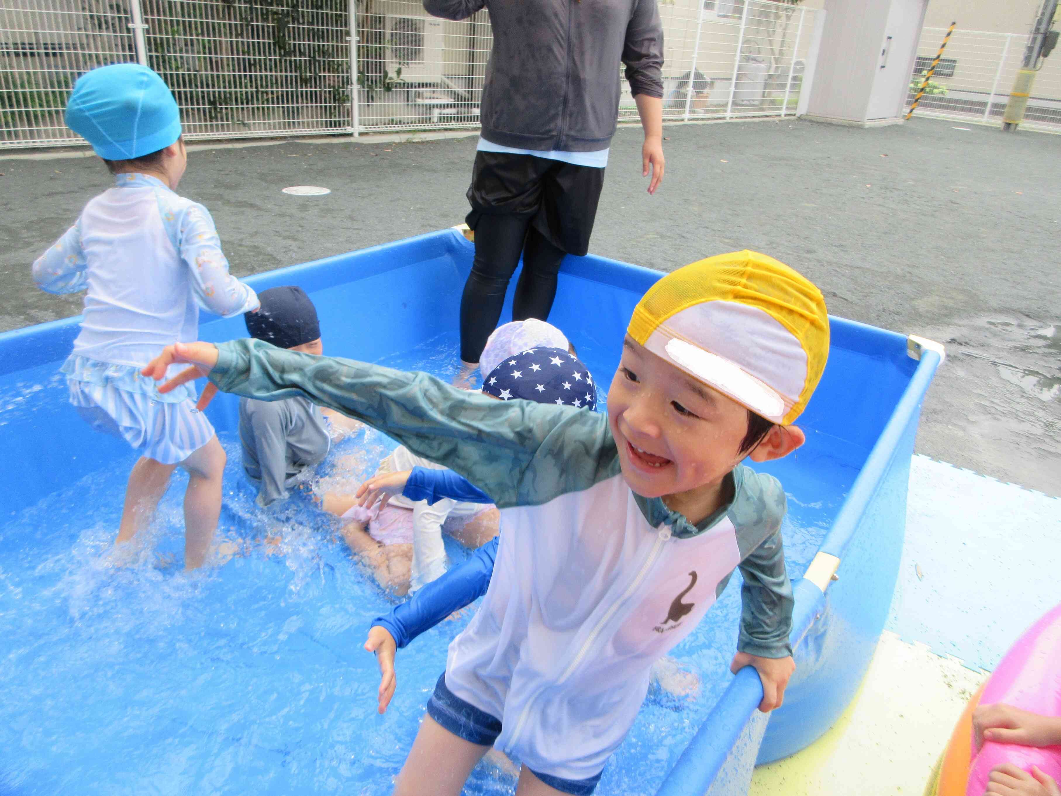 お水バシャバシャ楽しいね！