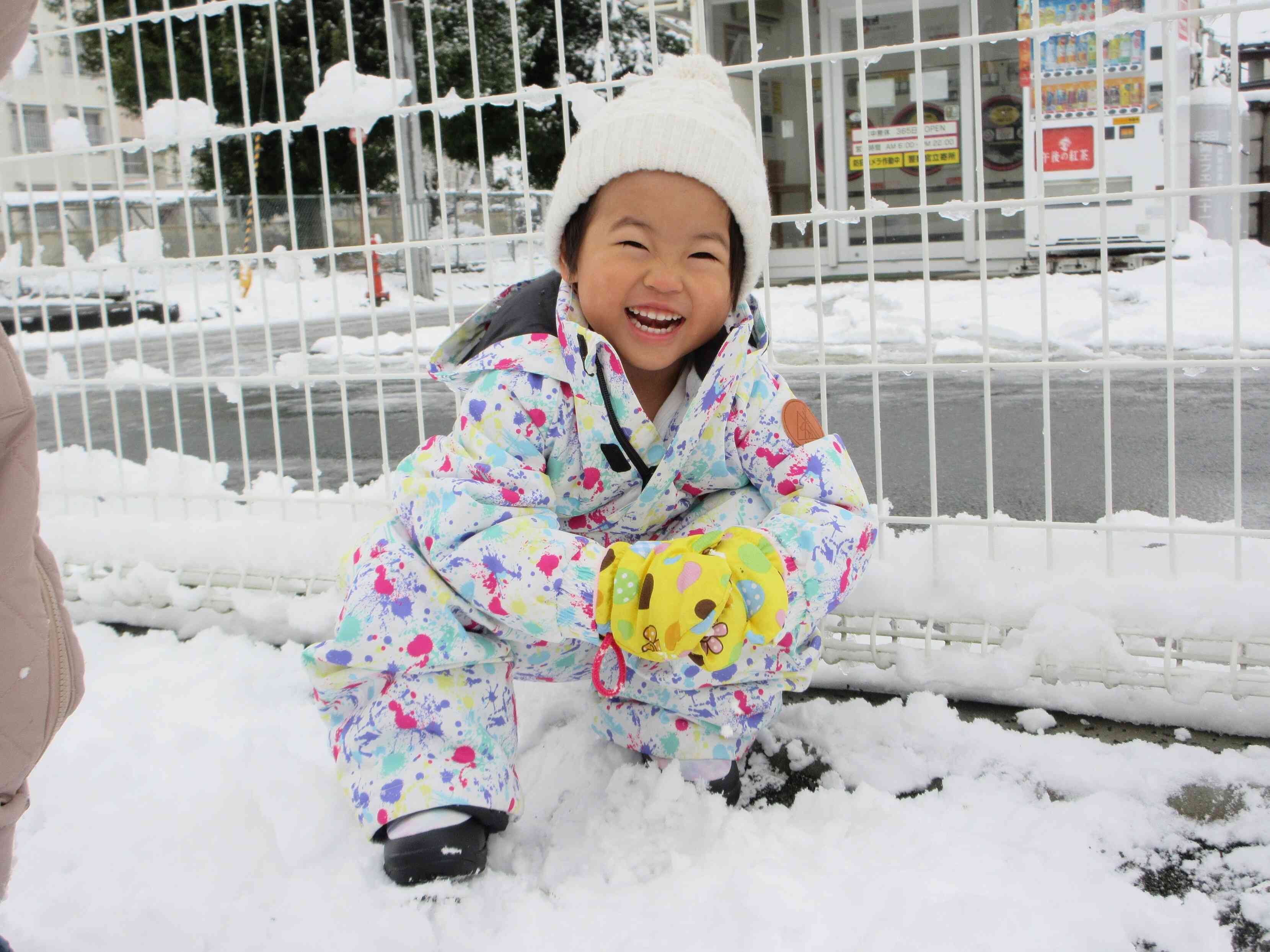 雪遊びをしたよ！（うさぎ組・2歳児）