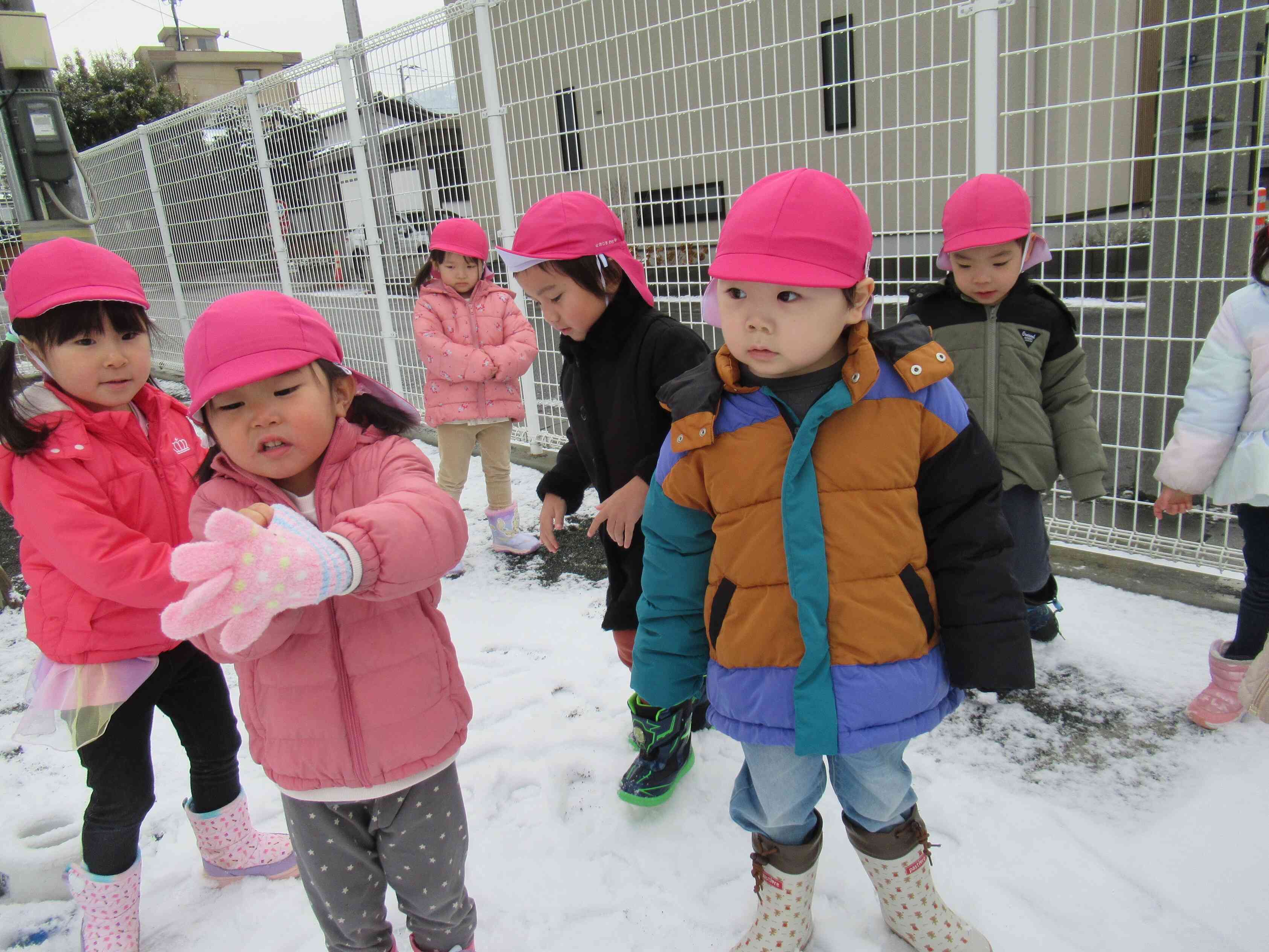 冬の園庭遊び（りす・3歳児）