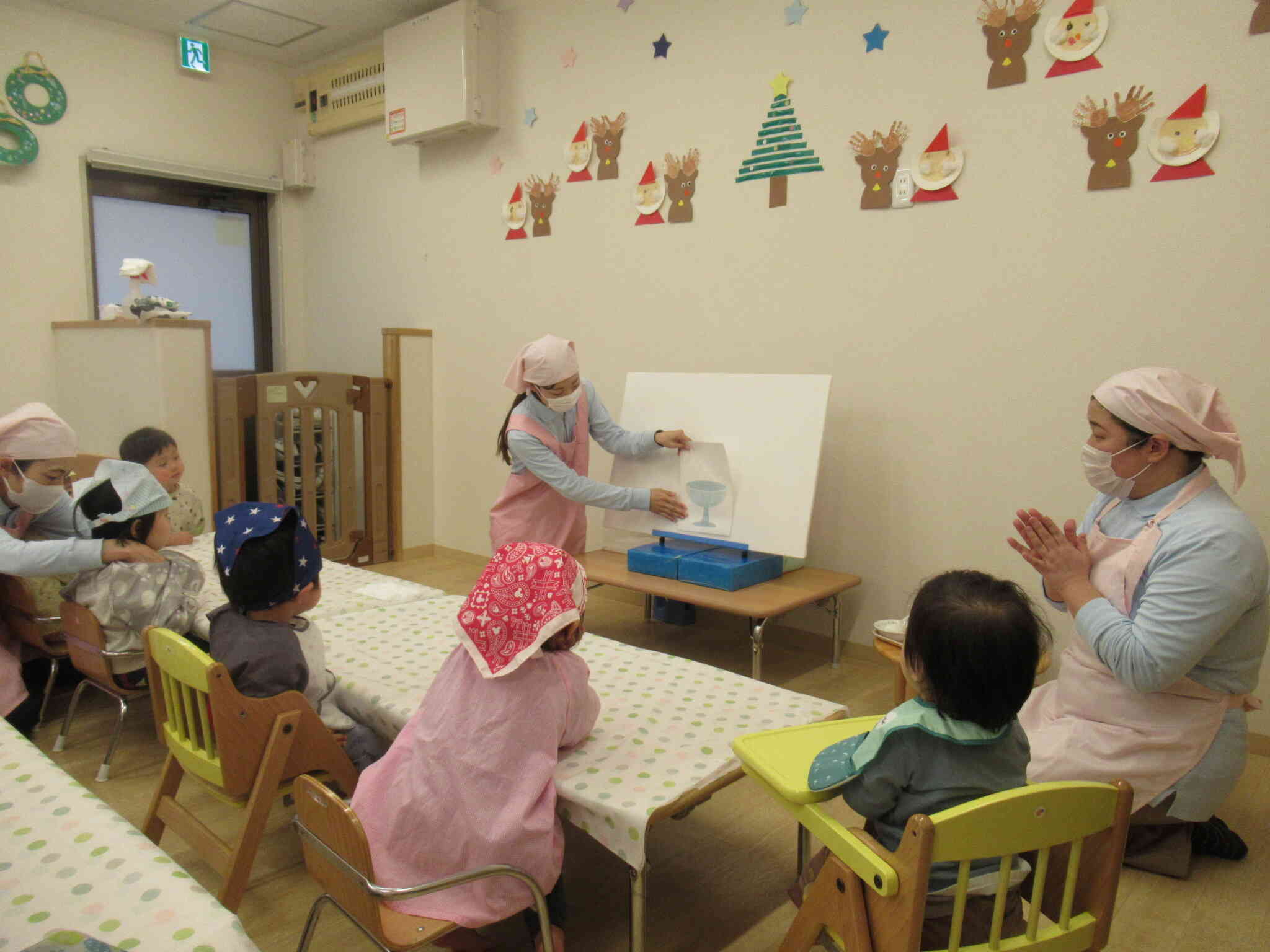 食育活動【クリスマスパフェ飾りつけ】