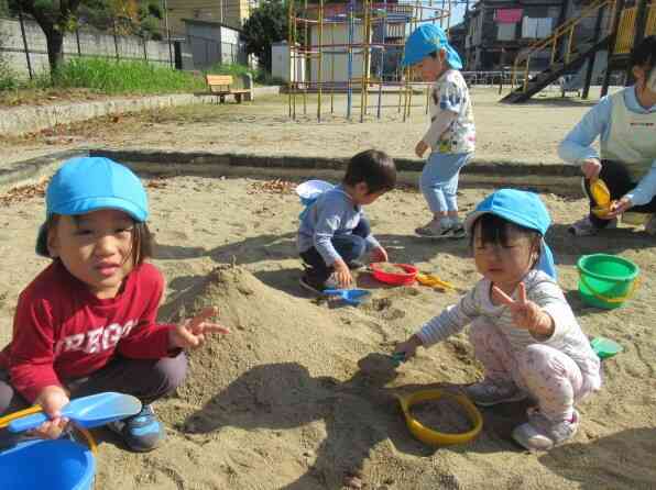 みて！こんなに大きなお山ができたの！