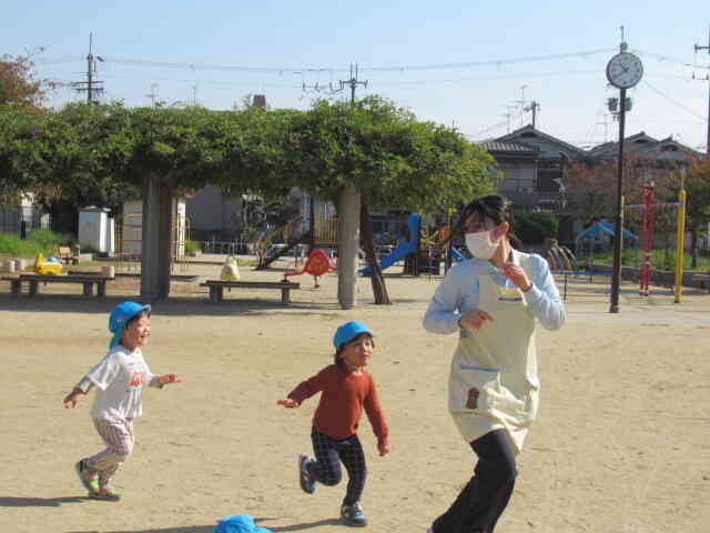 よし！今度は先生が逃げる番ね♪