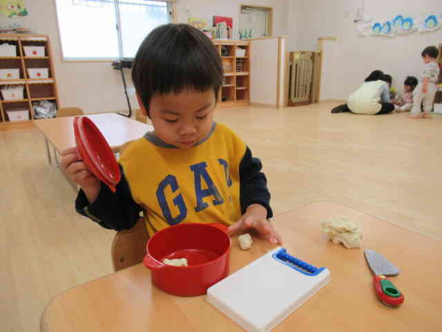 小麦粉粘土で遊んだよ。