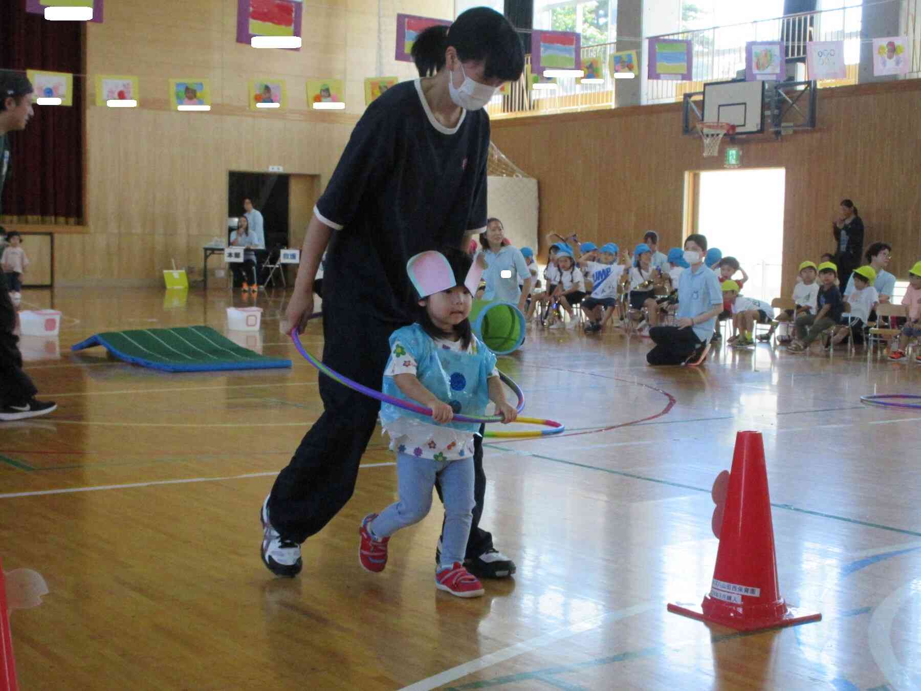 ２歳児クラス親子競技～動物たちの運動場～