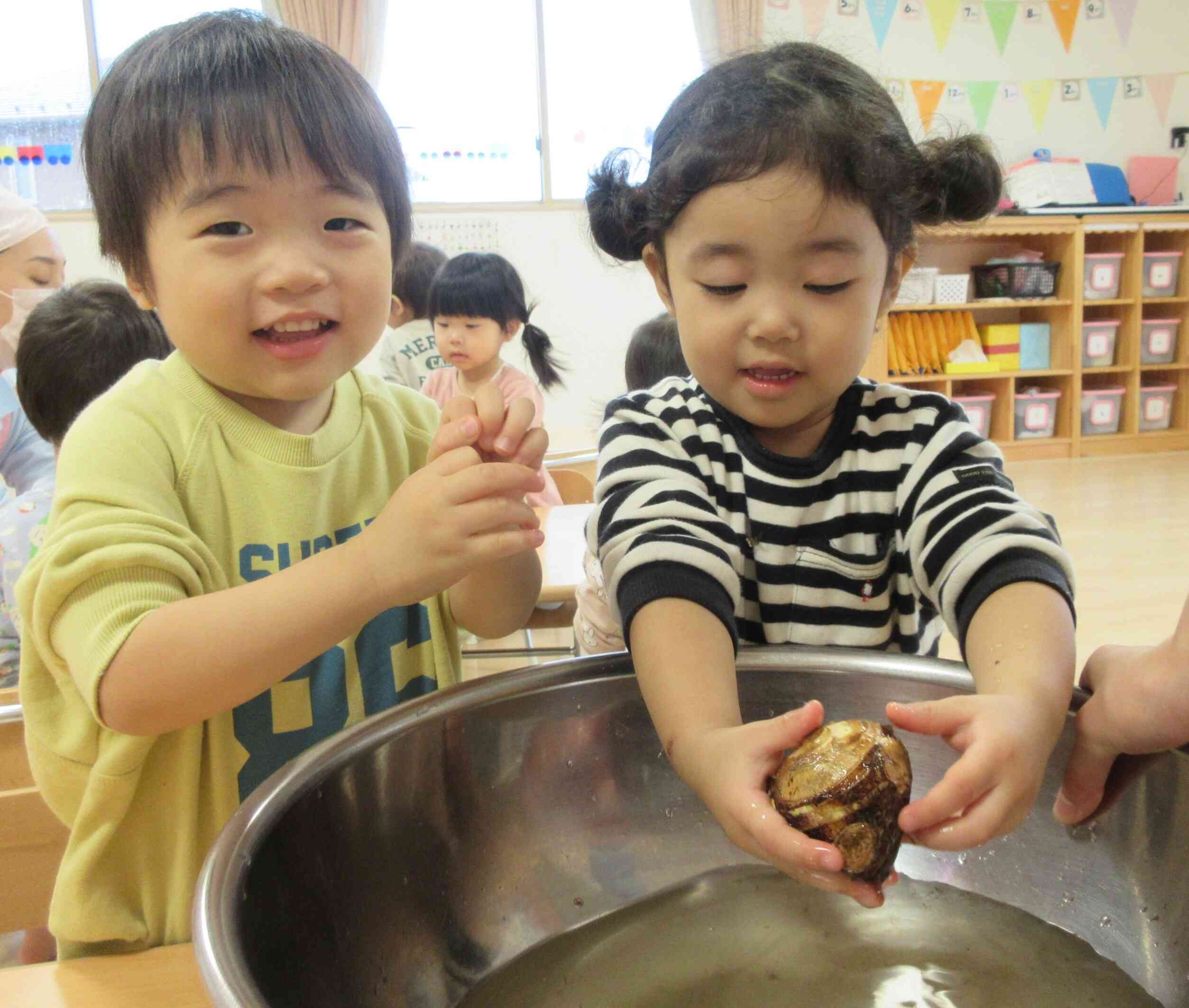 10月の食育は「さといも団子作り」でした♪