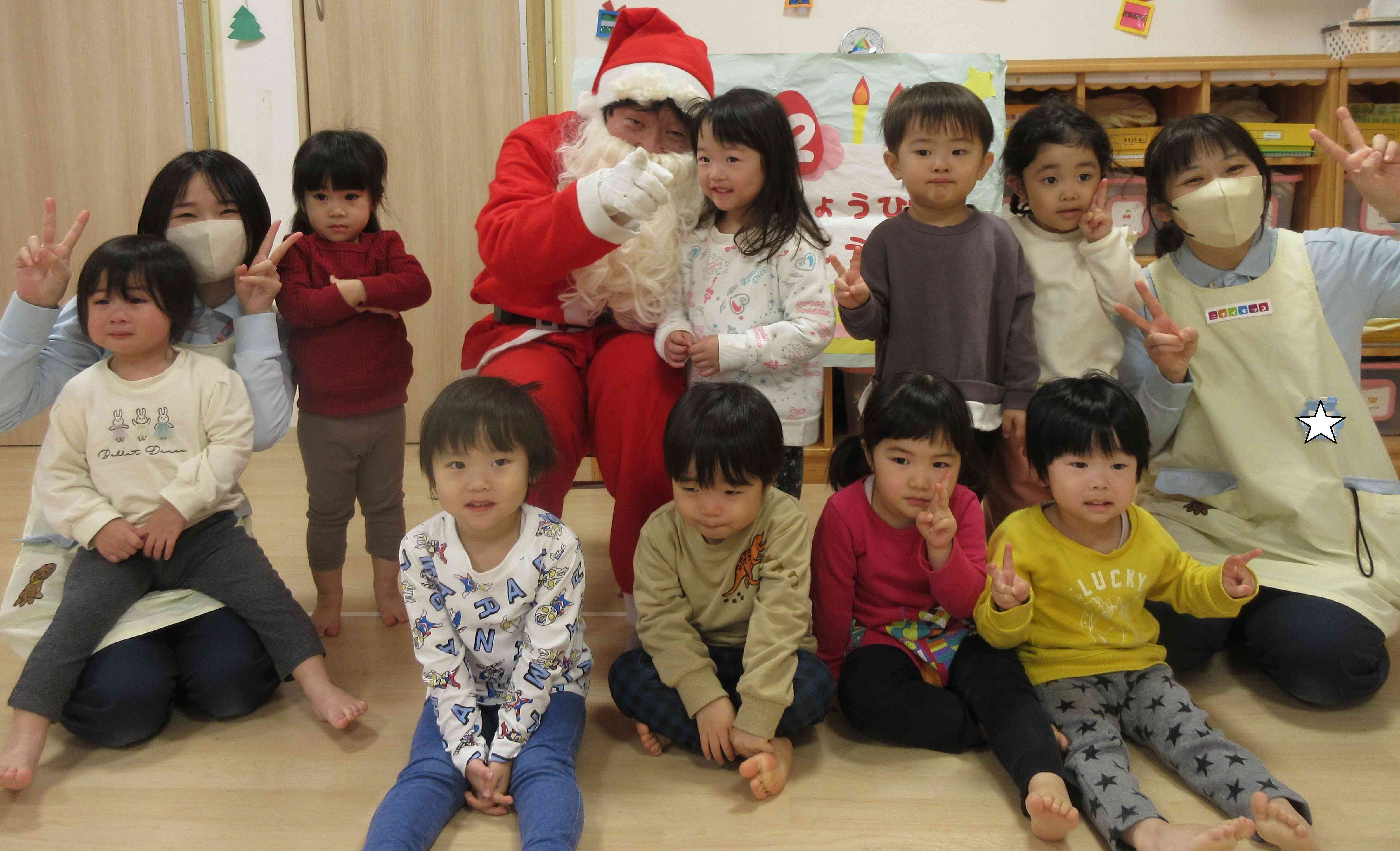 サンタさんとうさぎ組（2歳児）さん♪