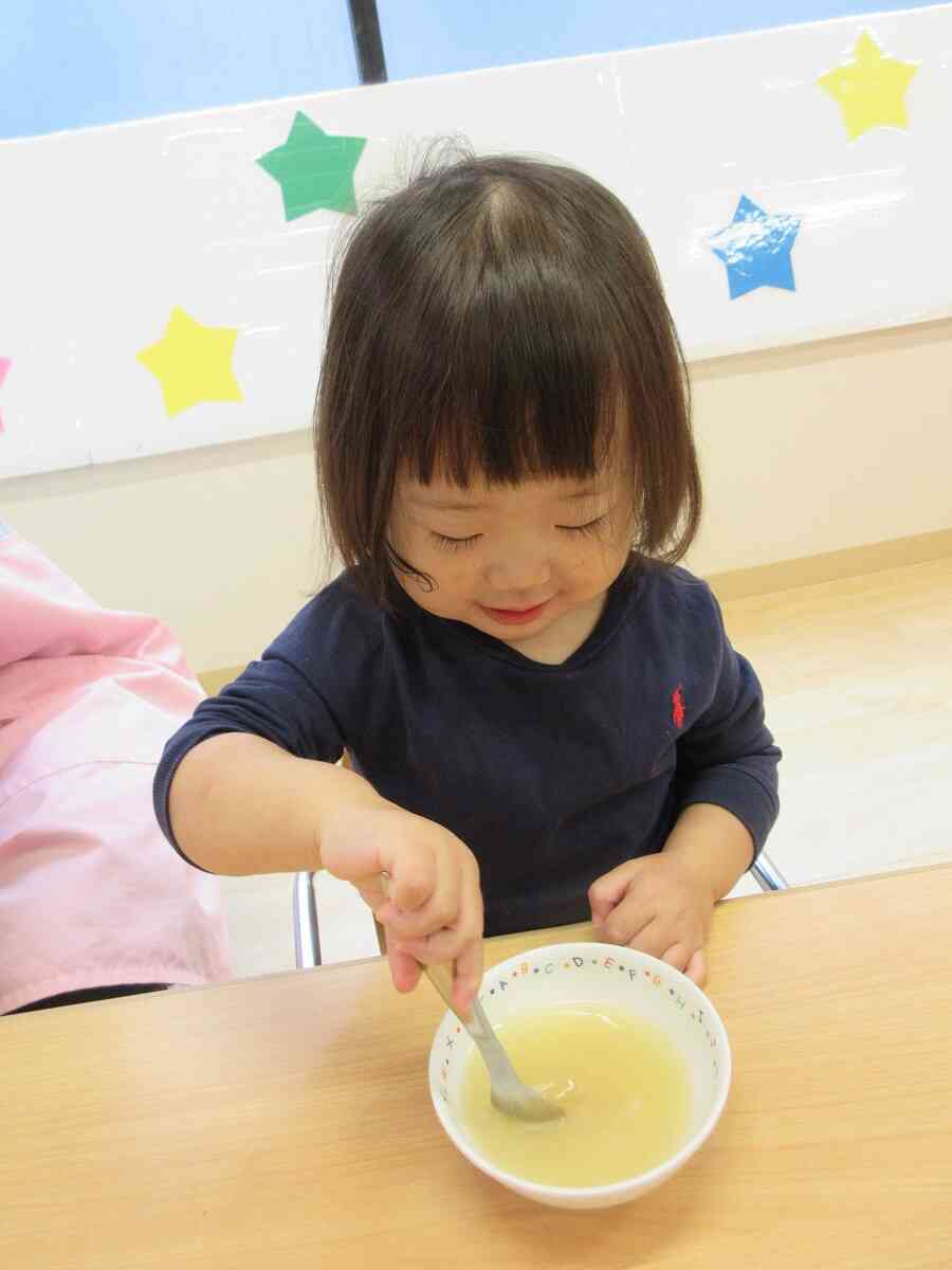 お出汁ができたらお味噌を溶いたよ♪